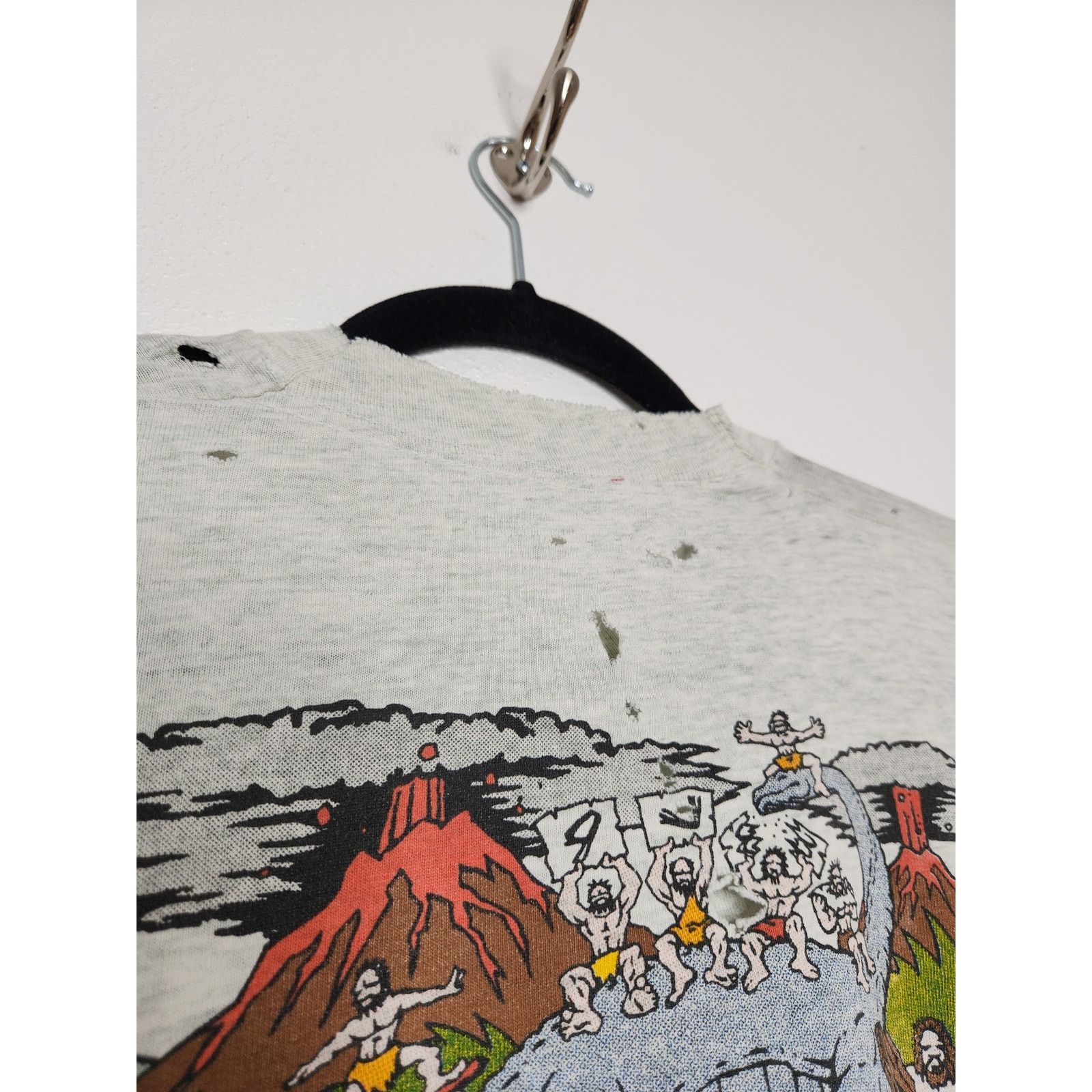 Fruit Of The Loom Vintage Nashville No Wake Zone Ski Shop Cavemen Art Thrashed Size US XL / EU 56 / 4 - 9 Thumbnail