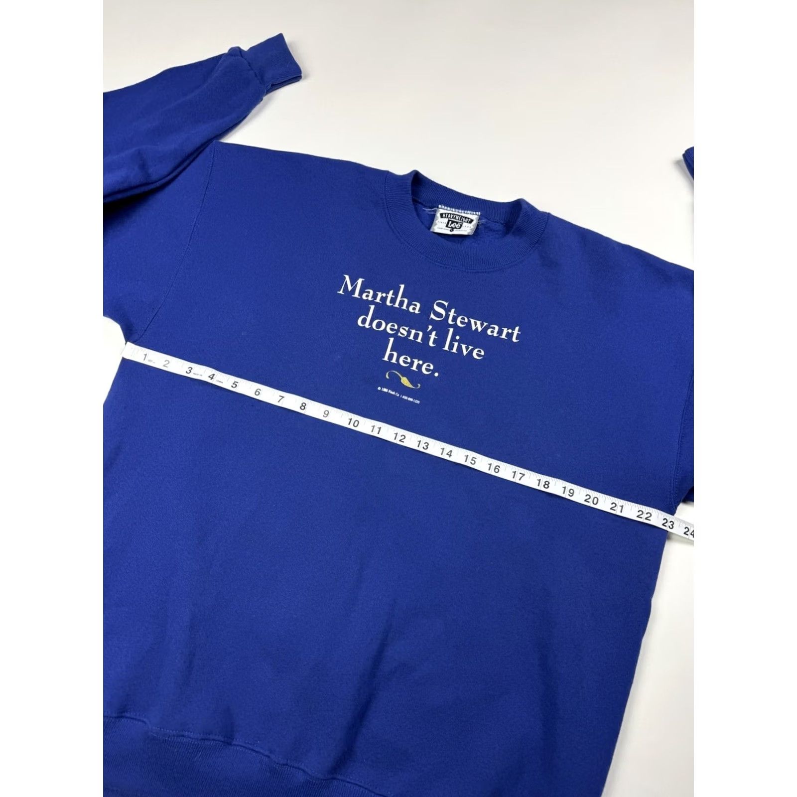 Vintage VINTAGE Martha Stewart Doesn’t Live Here Crewneck Sweatshirt L Blue Unisex Adults Sweatshirt Size US L / EU 52-54 / 3 - 7 Thumbnail