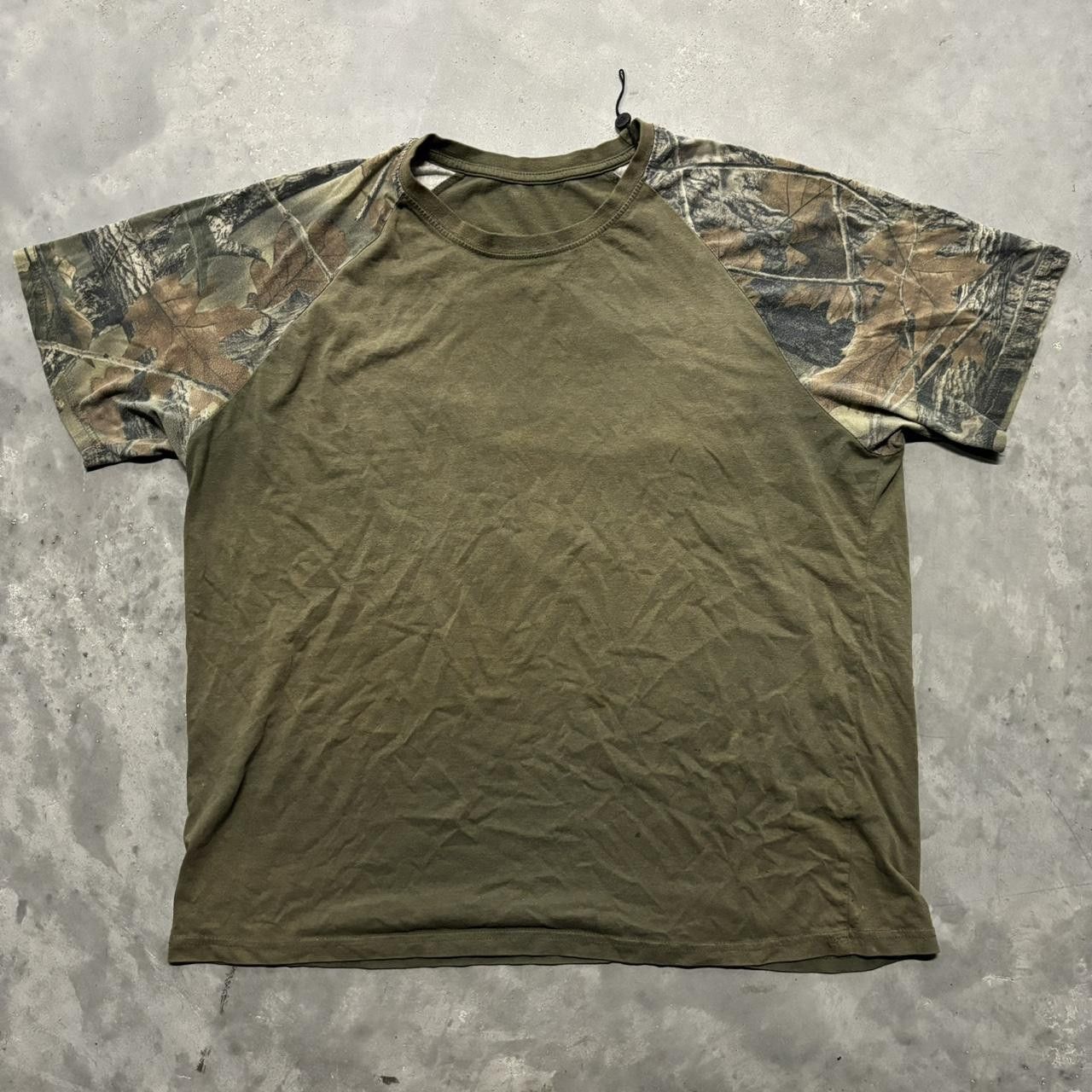 Japanese Brand × Vintage Crazy Vintage Y2K/2000s Grunge Khaki Earth Tone Tree Camo Skater Essential Tee! Size US XL / EU 56 / 4 - 1 Thumbnail