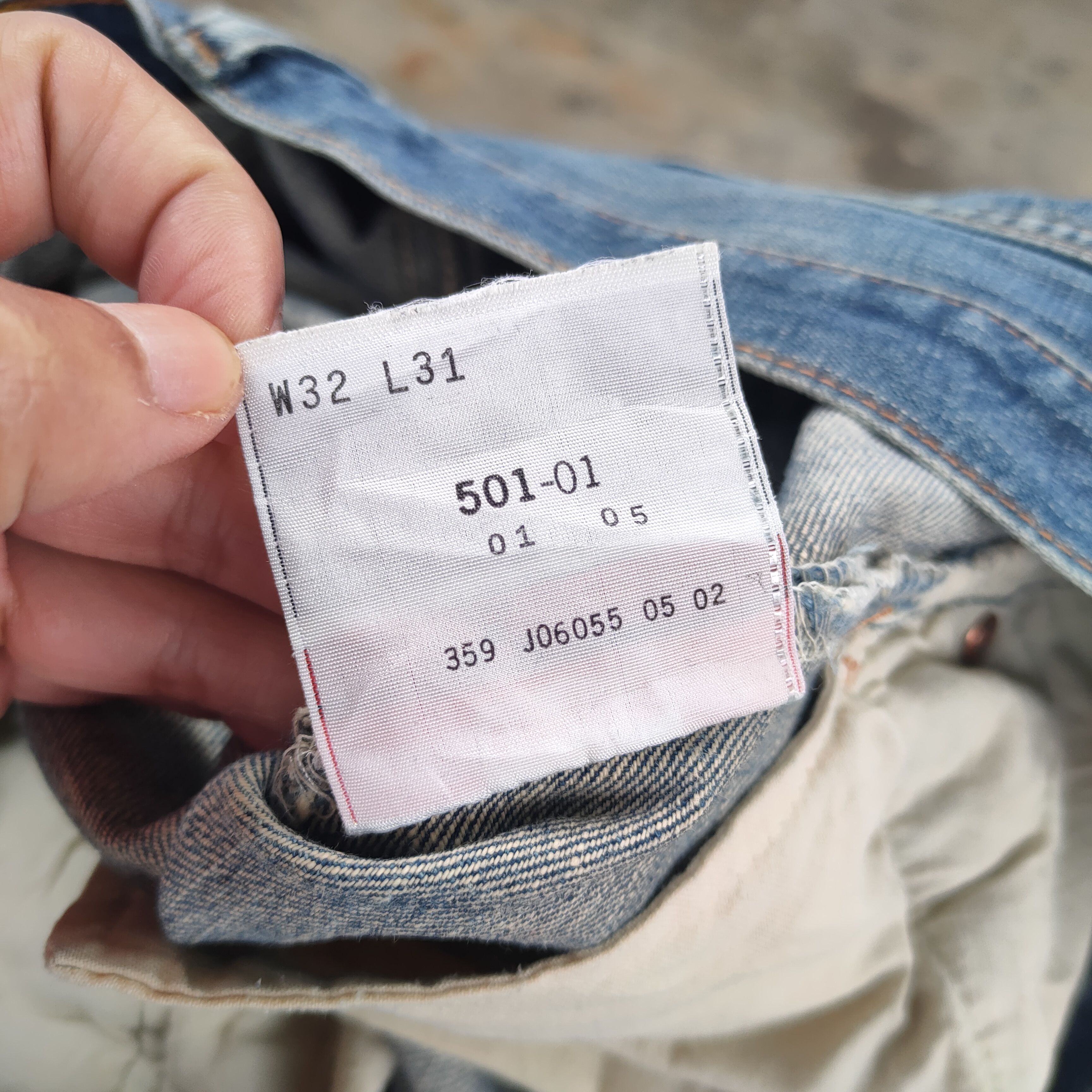 VINTAGE LEVI\'S 501 DISTRESSED JEANS DENIM PANTS