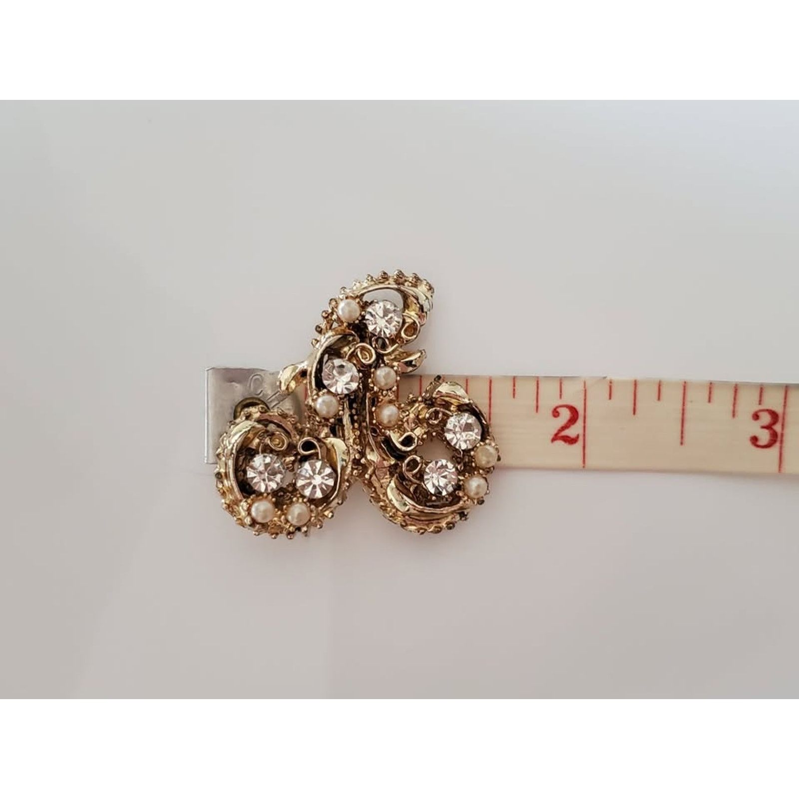 Other Vintage Letter A Rhinestone and Faux Pearl Brooch Pin Size ONE SIZE - 4 Thumbnail