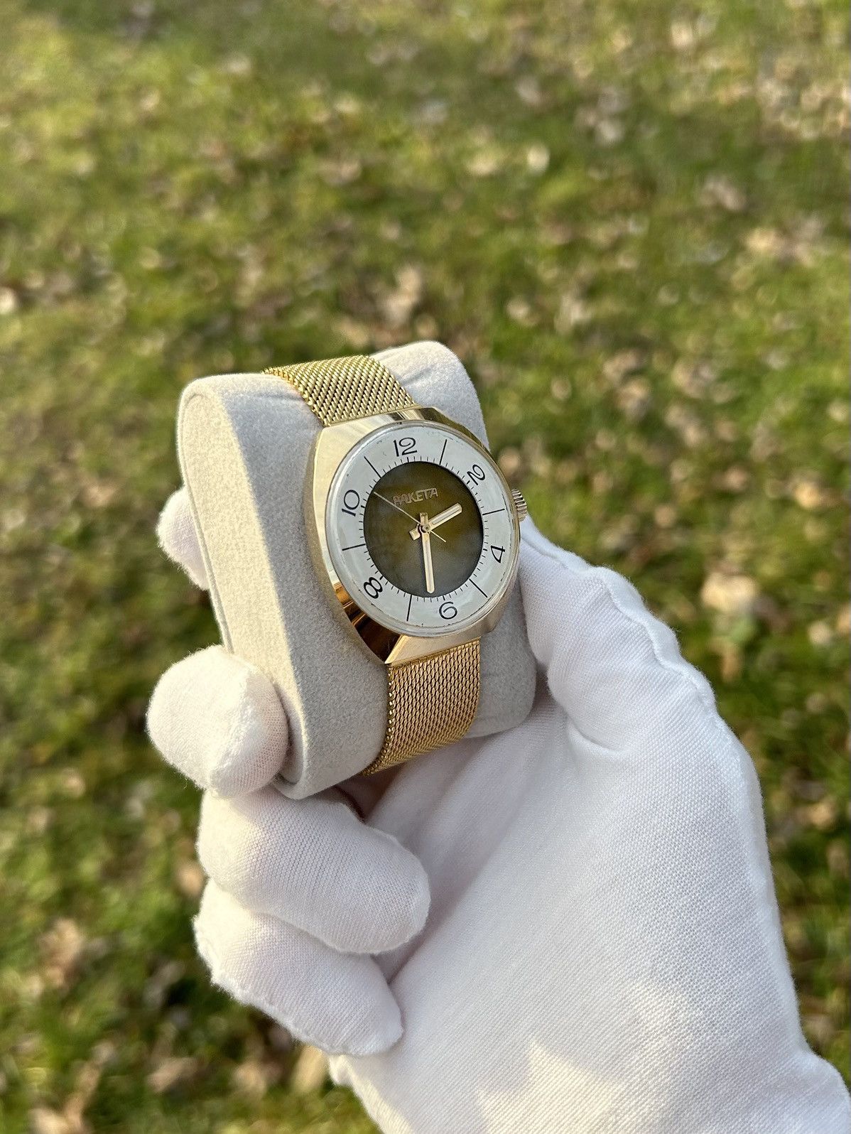 Vintage Vintage Watch Raketa Mechanical Made in USSR Authentic 1980s Size ONE SIZE - 15 Thumbnail