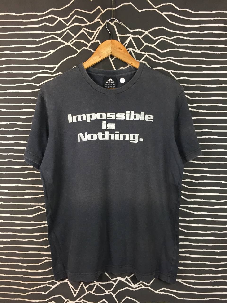Adidas Adidas Impossible is Nothing Distressed Black Sportswear Tee Size US M / EU 48-50 / 2 - 1 Thumbnail