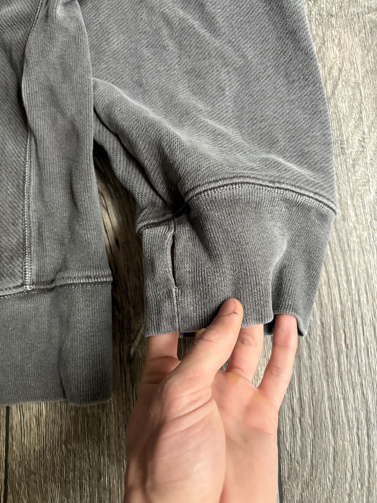 Yeezy Yeezy Season 3 Fluoro Gray Crewneck Sweatshirt Size US S / EU 44-46 / 1 - 7 Thumbnail