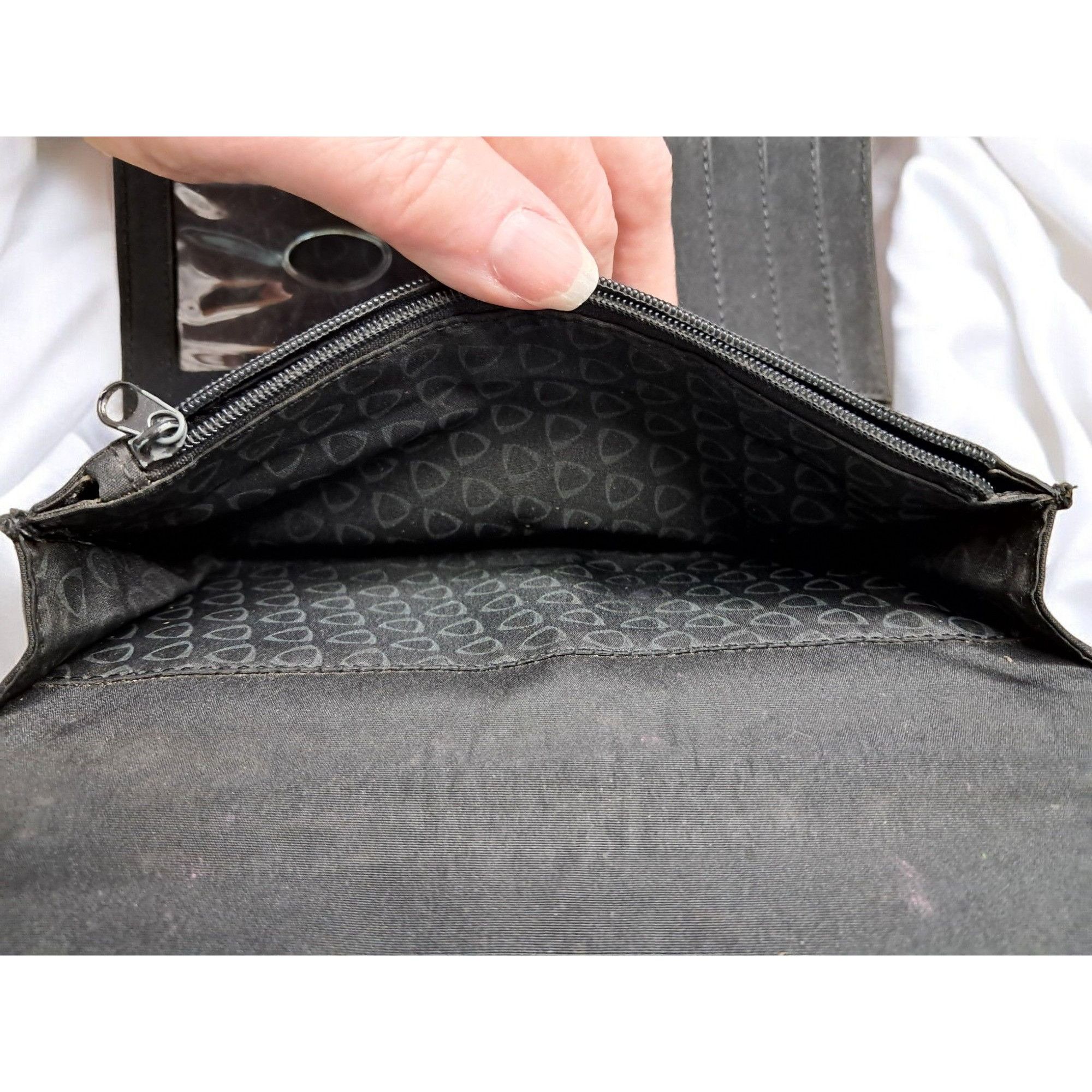Other Liz Claiborne Black Leather Tri- Fold Check Book Style Walle Size ONE SIZE - 10 Thumbnail