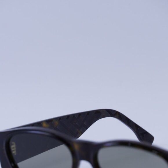 Fendi FE40158I 52E Sunglasses Dark Havana Oval Frame, Brown