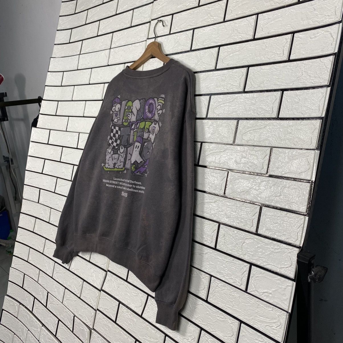 Japanese Brand Vintage Sweatshirt Vision Streetwear Sun Faded Big logo Size US M / EU 48-50 / 2 - 11 Thumbnail
