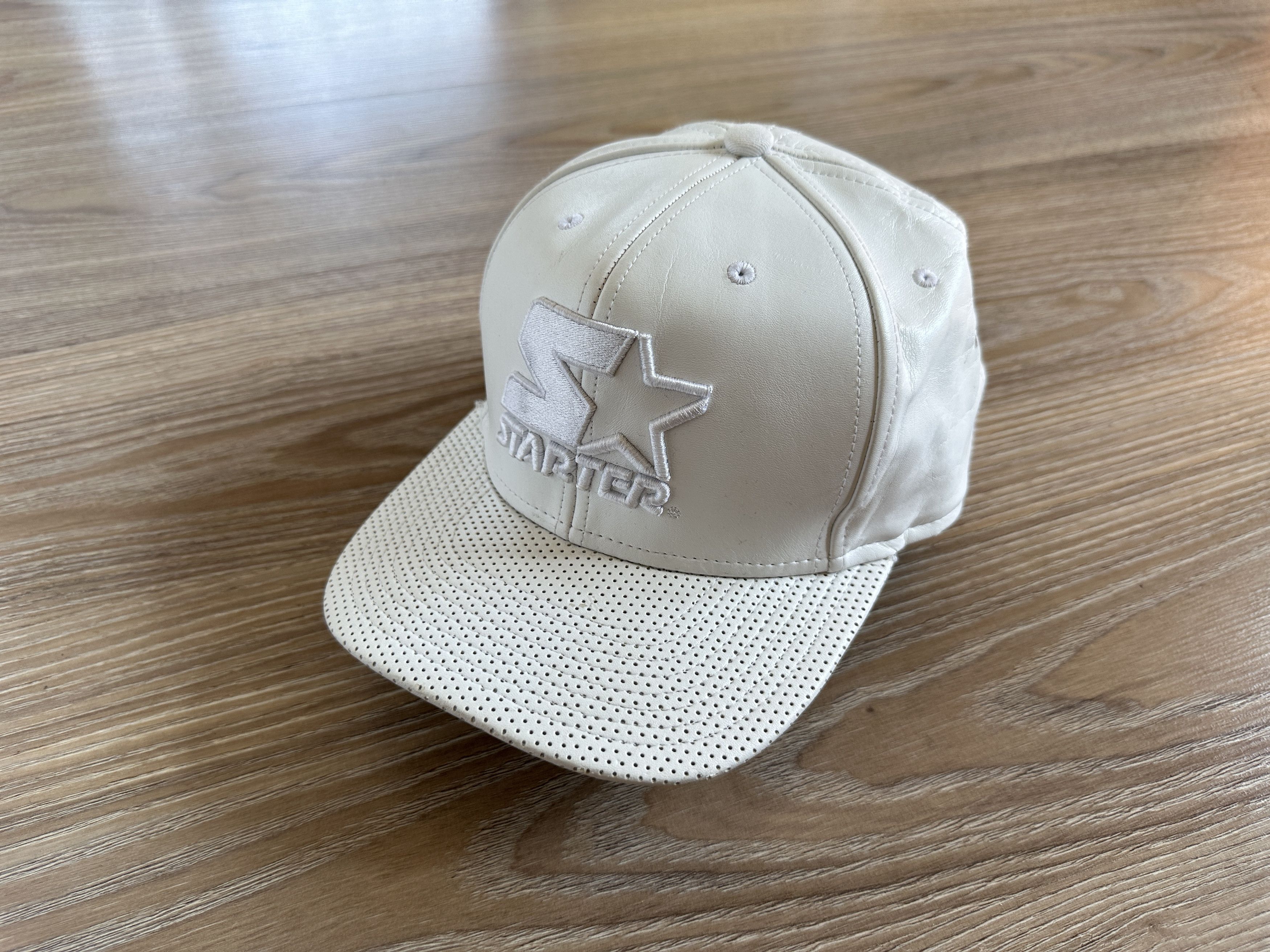 Starter × Vintage Starter White PU Leather Perforated Snapback Hat Size ONE SIZE - 2 Thumbnail