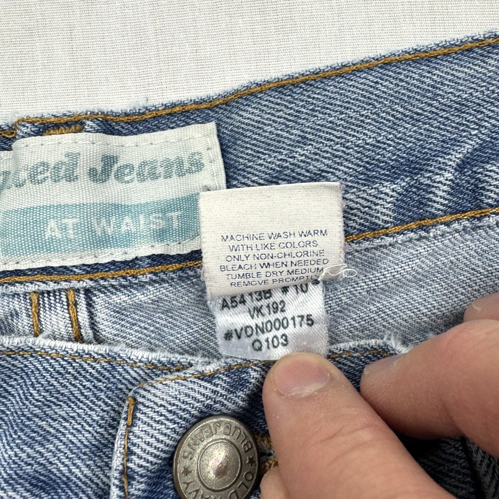 Old Navy VINTAGE Old Navy Jeans Womens 12 Short Blue Relaxed at Waist Denim Straight 90s Grunge Mens/Womens? Wait end. Size 34" / US 12 / IT 48 - 4 Thumbnail