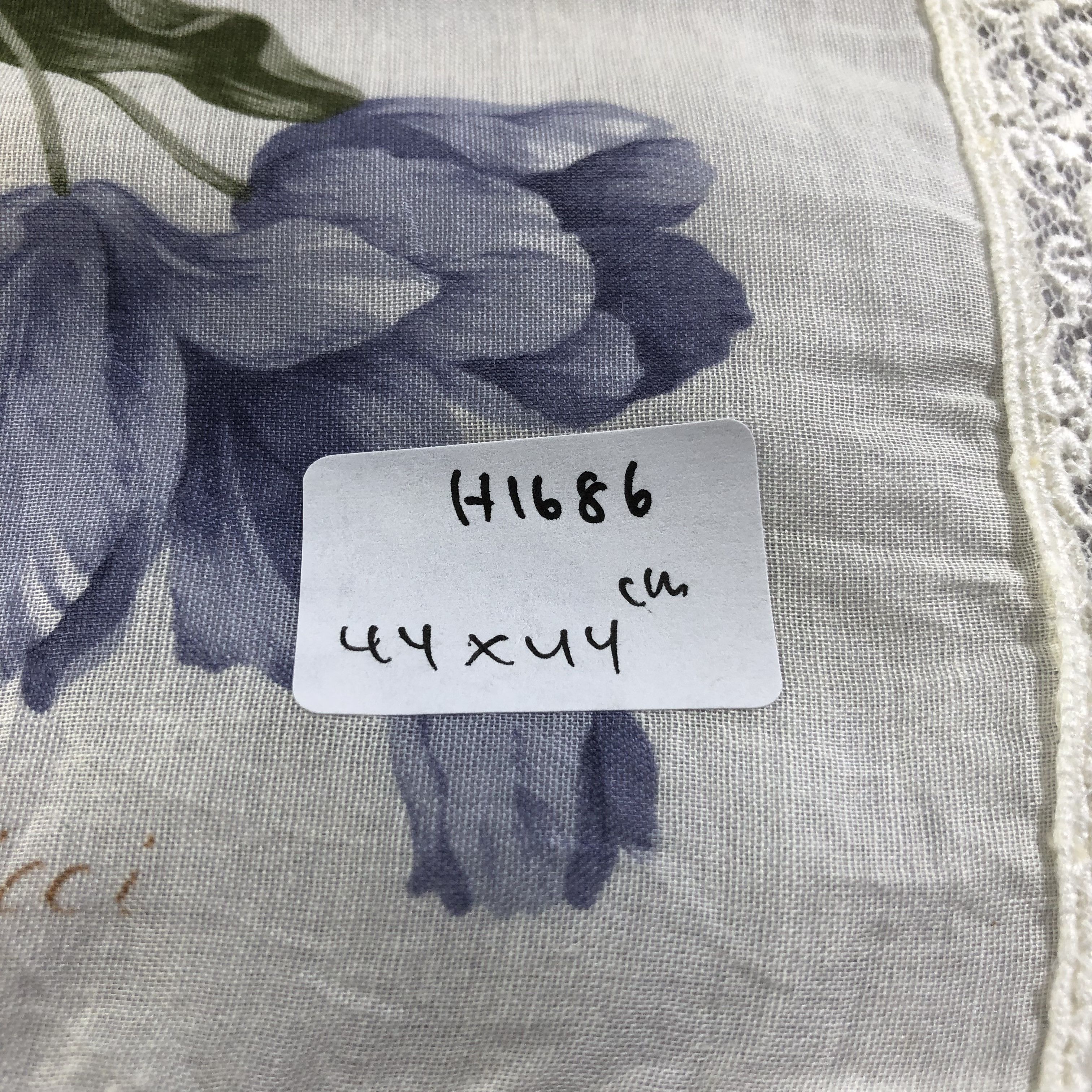 Nina Ricci Nina Ricci Lace Handkerchief Neckerchief Bandana H1686 Size ONE SIZE - 6 Thumbnail