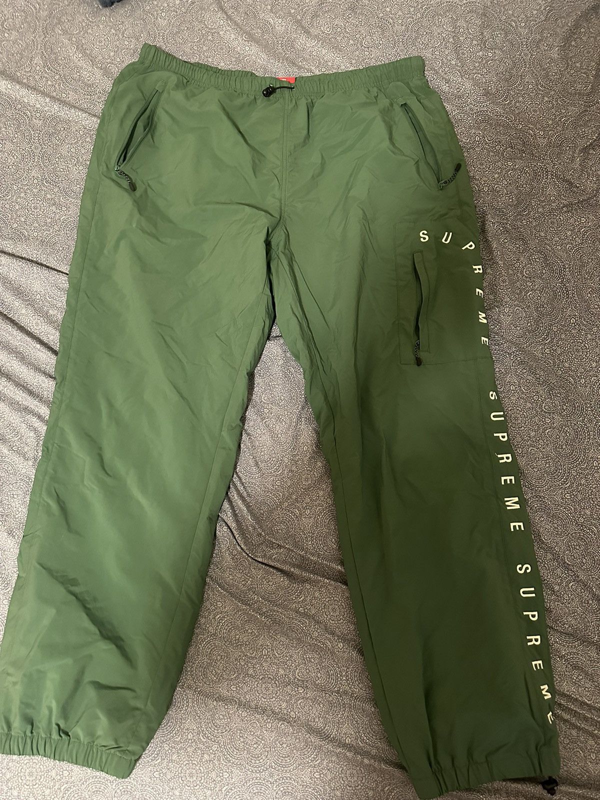 Supreme green pants online