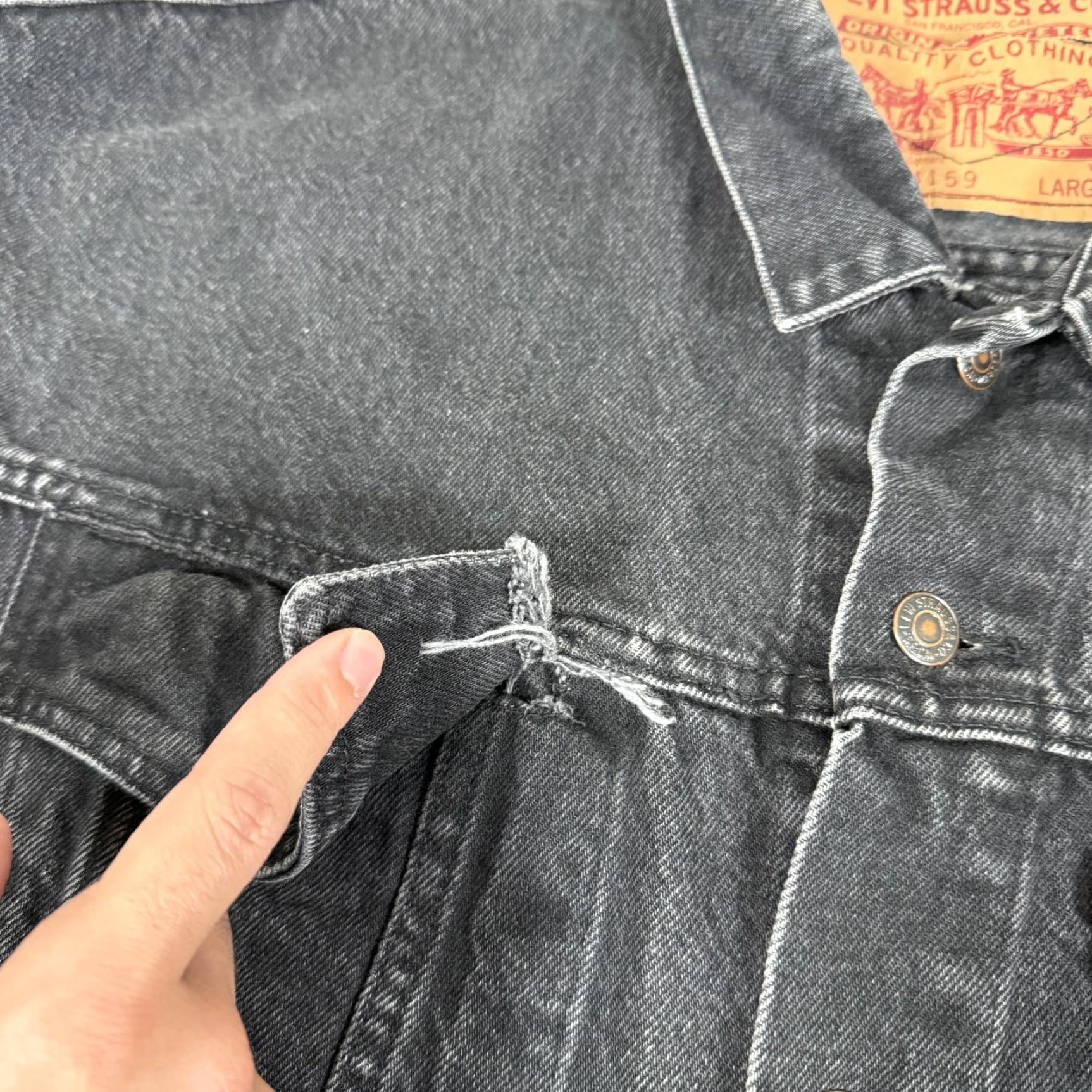 Levi's VINTAGE Levi's Trucker Jacket Mens Large Black Denim Biker 90s Harley-Davidson USA Patches Size US 33 - 6 Thumbnail