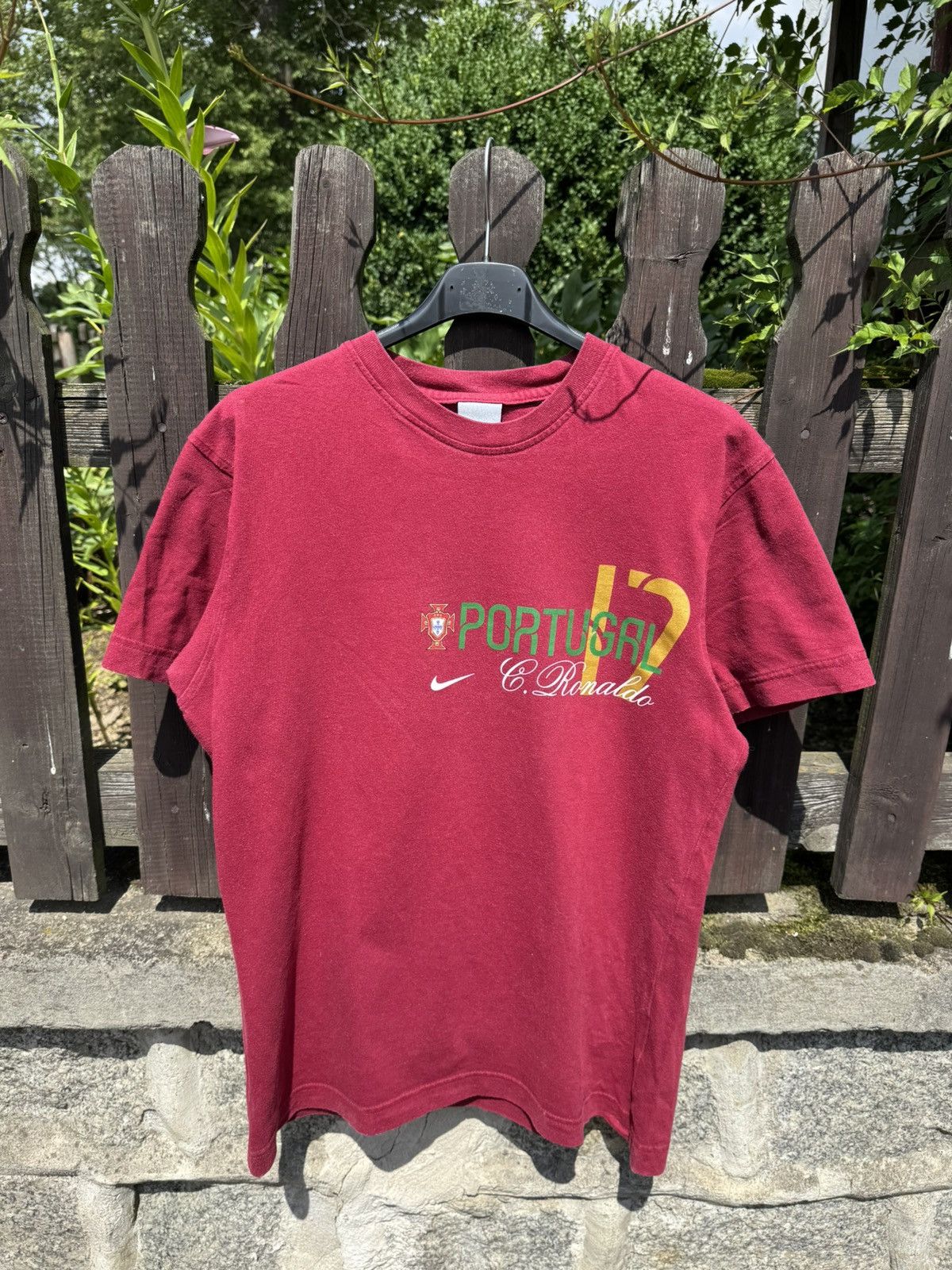 Nike Y2K Nike Cristiano Ronaldo Portugal #17 Fan Tee Blokecore Size US S / EU 44-46 / 1 - 7 Thumbnail