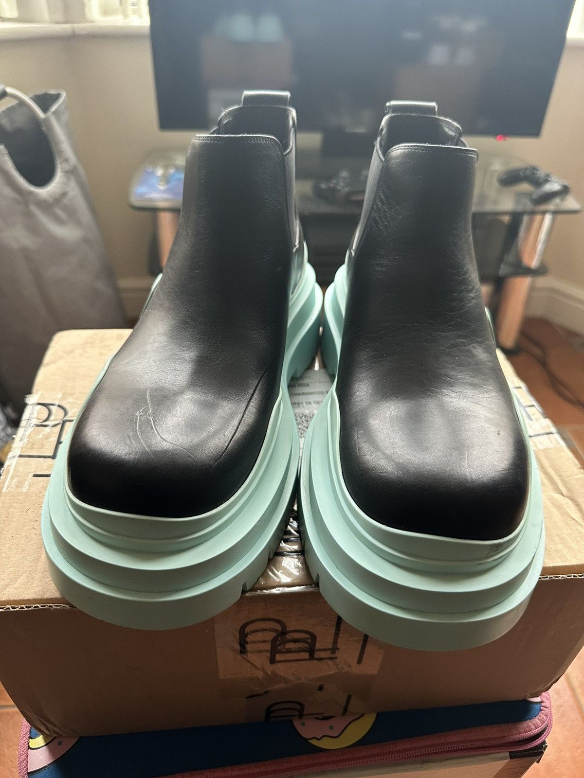 Bottega Veneta Bottega Veneta Tire Ankle Chelsea Boot 'Black Blue' Size US 6 / EU 39 - 12 Thumbnail