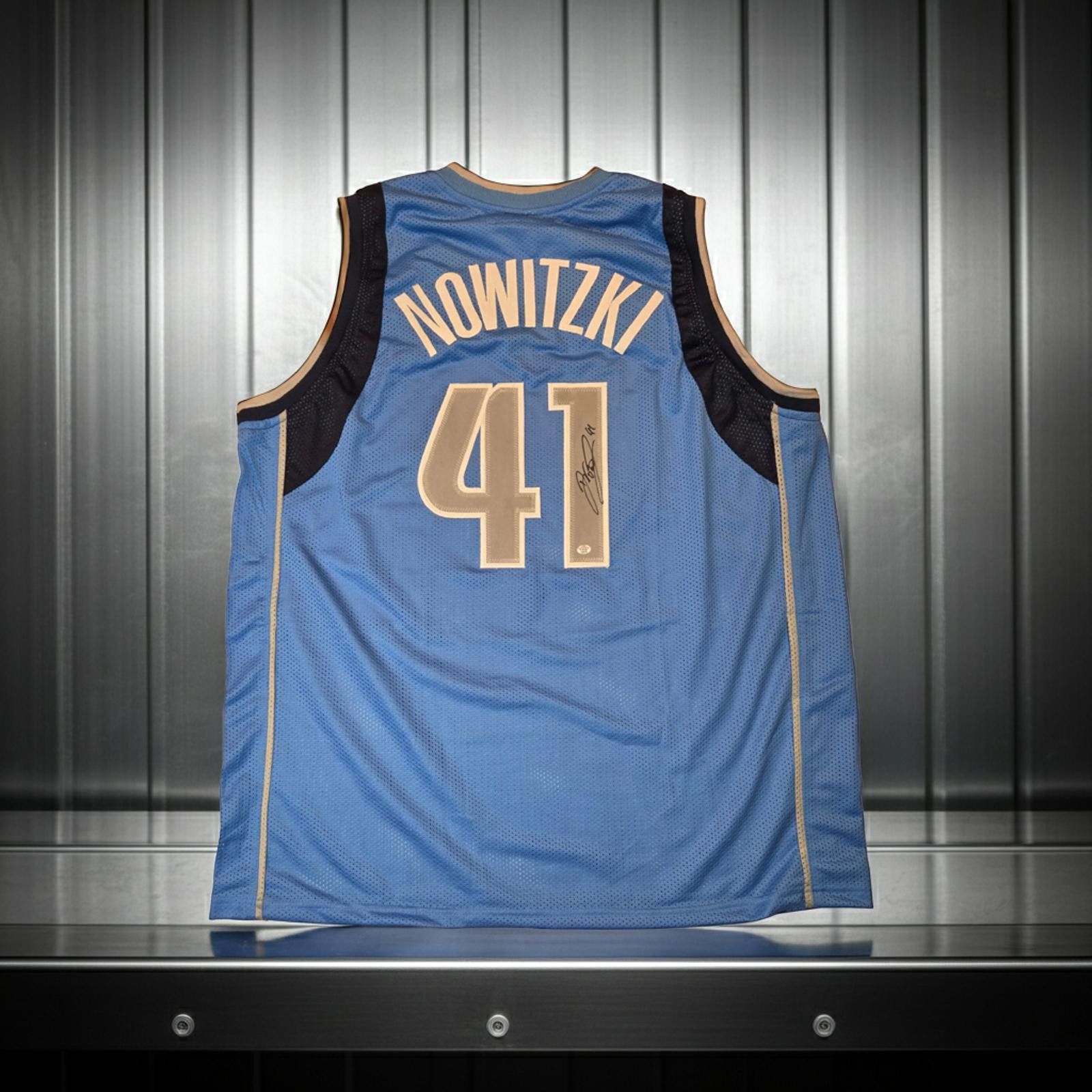 Other Dirk Nowitzki Dallas Mavericks Signed basketball jersey COA Size ONE SIZE - 1 Thumbnail