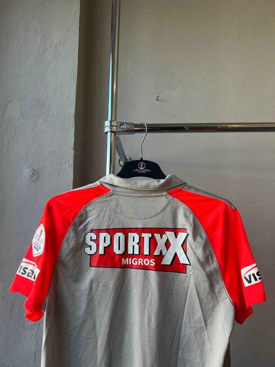 Nike 2020/21 YOUNG BOYS TROPHY SOCCER JERSEY FOOTBALL SHIRT NIKE Size US L / EU 52-54 / 3 - 10 Thumbnail