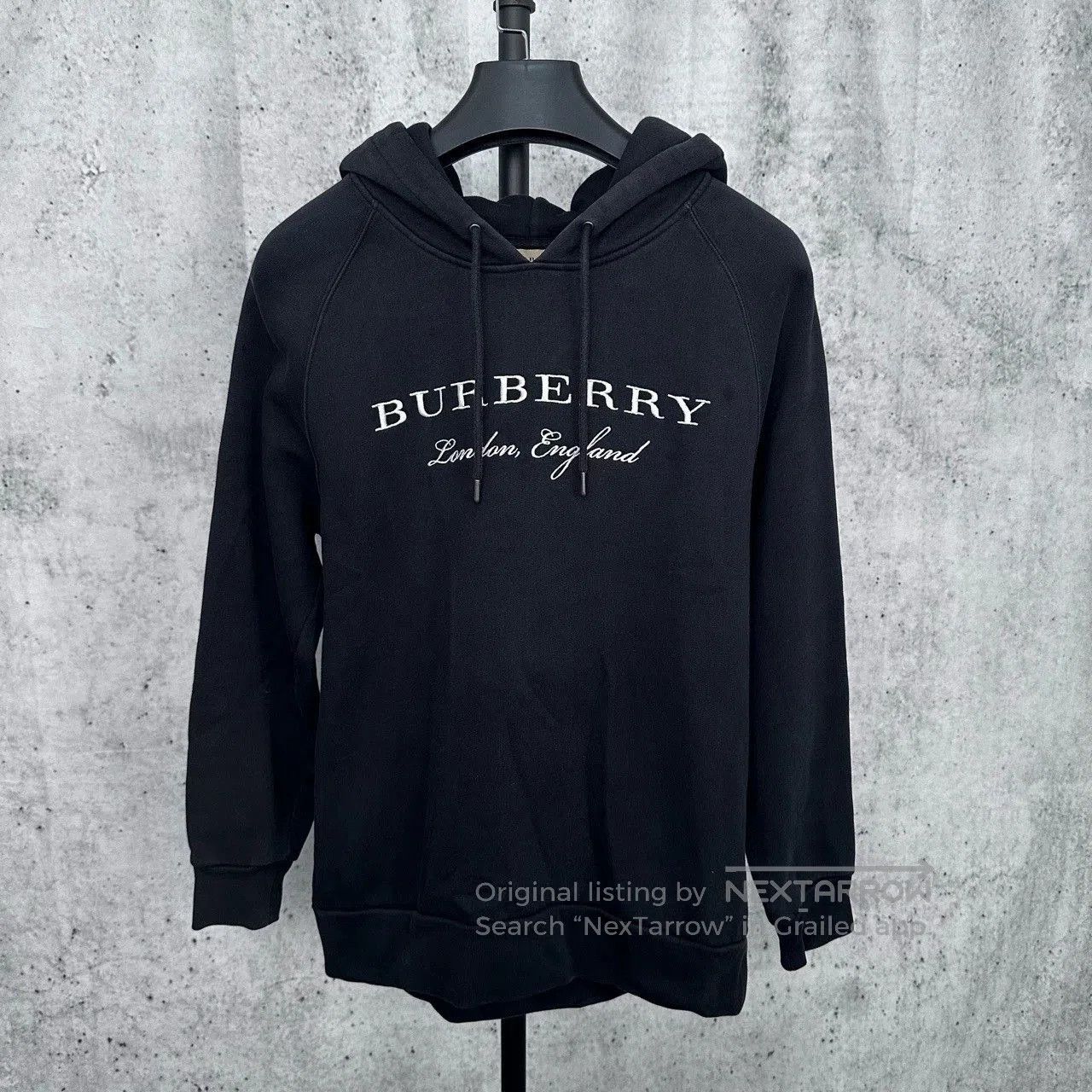 burberry classic embroidered logo hoodie.
