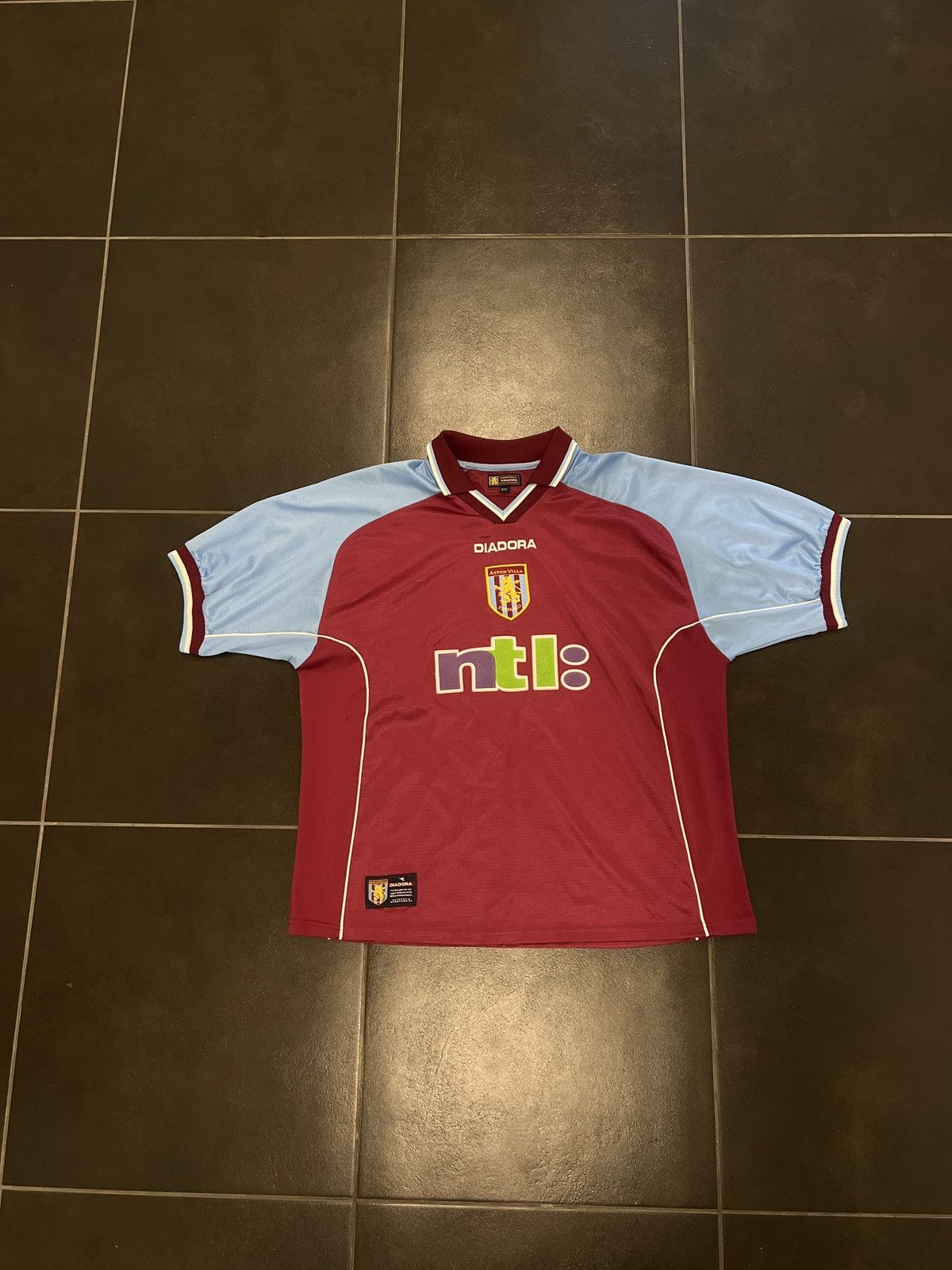 Diadora Aston Villa 00-01 Home Kit Size US L / EU 52-54 / 3 - 1 Thumbnail