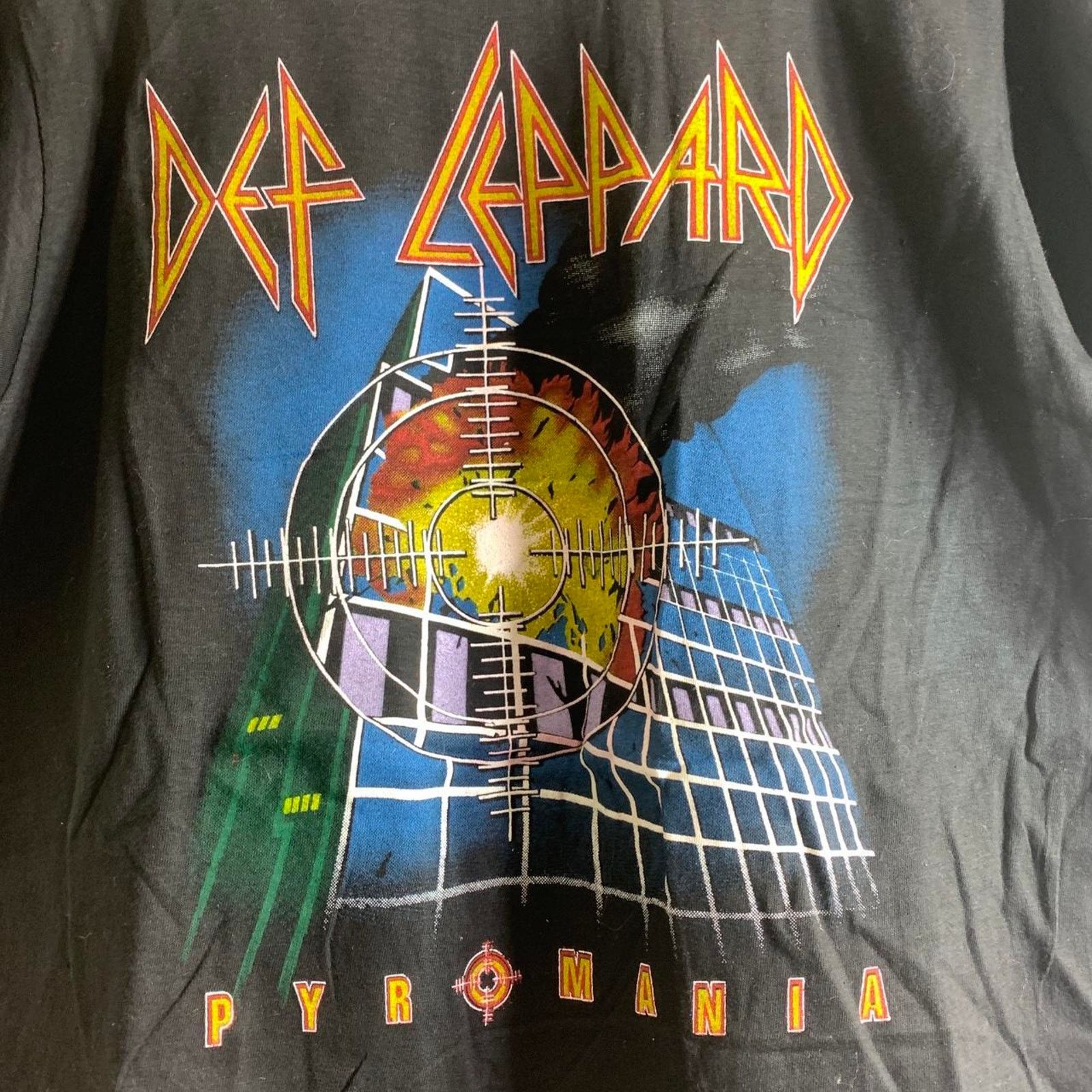 Vintage vintage 1983 DEF LEPPARD Pyromania Tour tee shirt LARGE Size US L / EU 52-54 / 3 - 1 Thumbnail