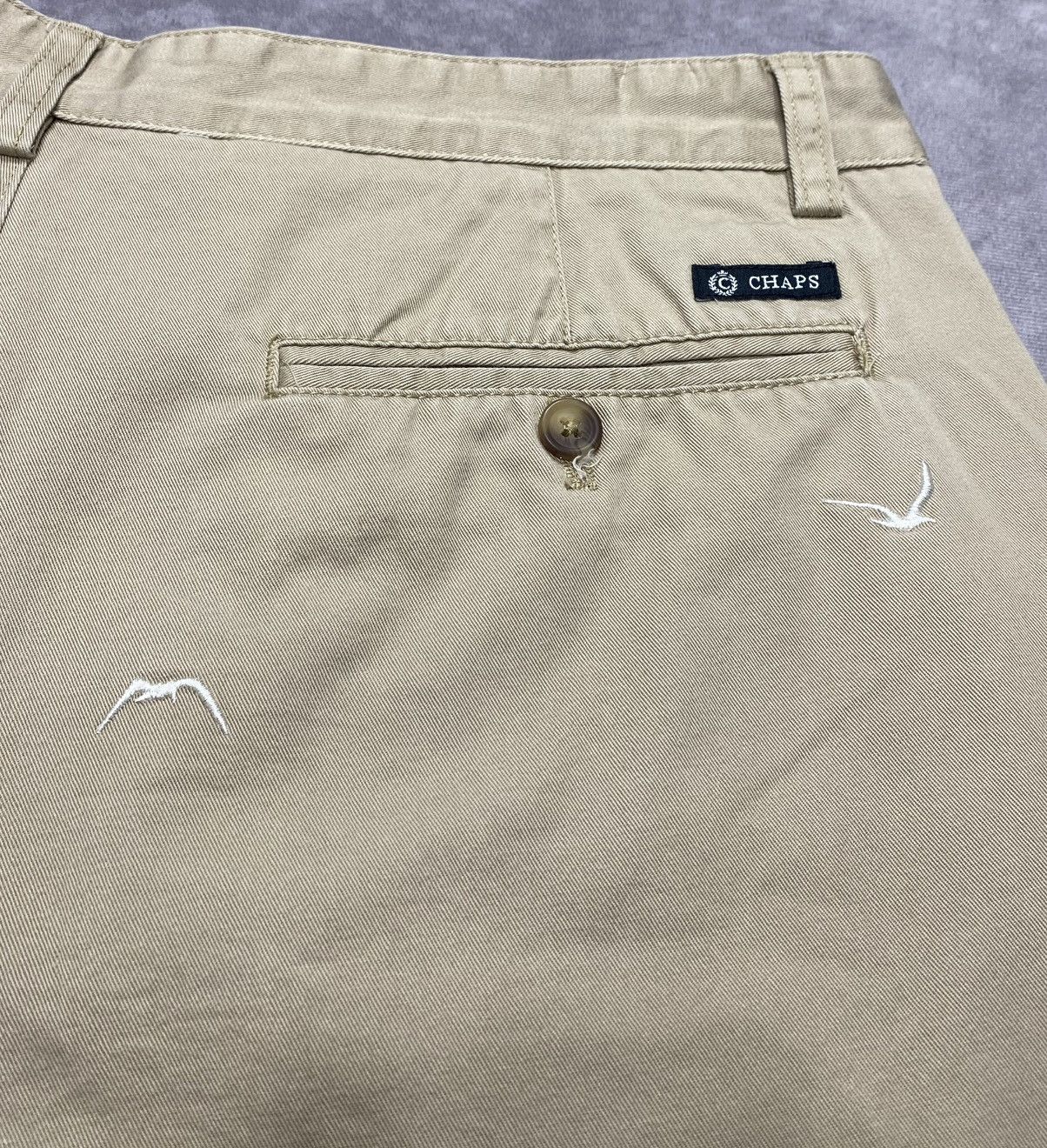 Chaps Vintage Chaps Khaki Birds Embroidery Cotton Chino Shorts Size US 34 / EU 50 - 3 Thumbnail