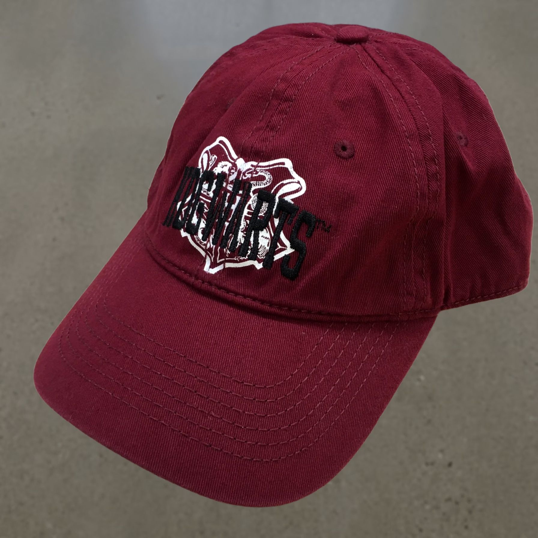Vintage Hogwarts Harry Potter Baseball Hat Mens Red OS Curved Brim Embroidered Logo Size ONE SIZE - 1 Thumbnail