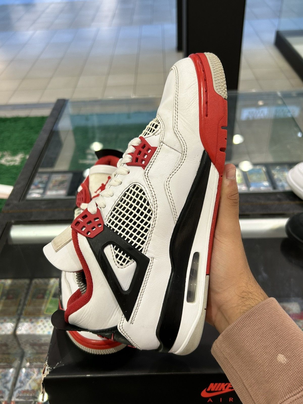 Jordan Brand Jordan 4 fire red 2020 Size US 8.5 / EU 41-42 - 4 Thumbnail