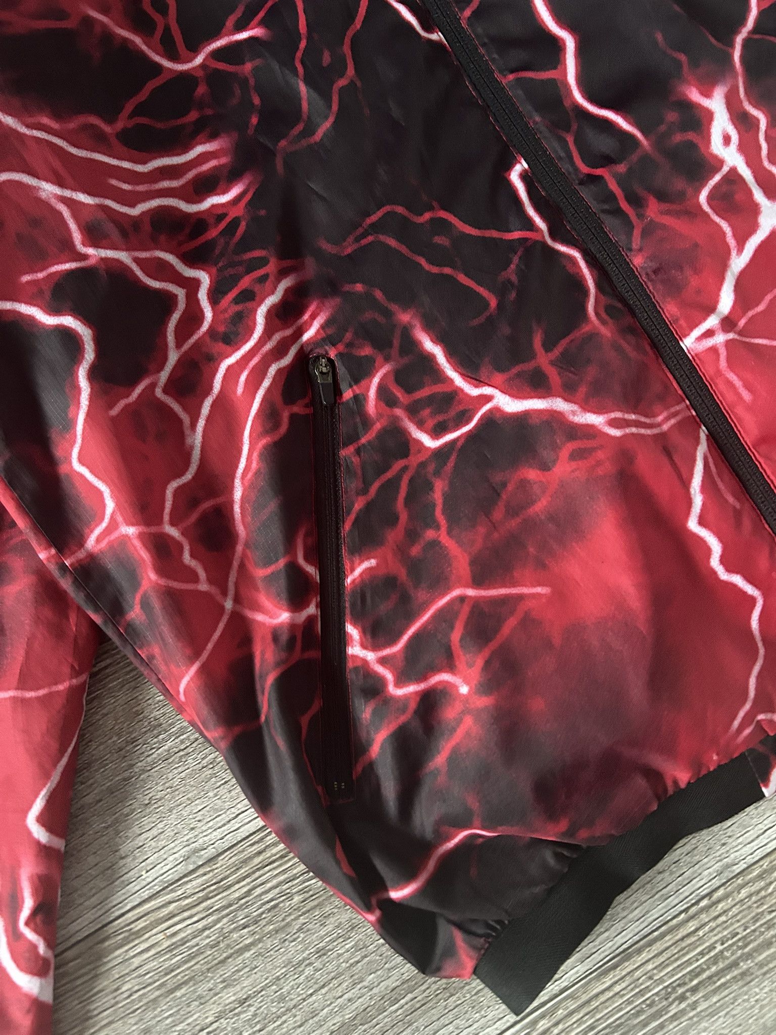 Nike Nike Windbreaker Jacket Red Lightning Print Hooded Vintage Size US S / EU 44-46 / 1 - 6 Thumbnail