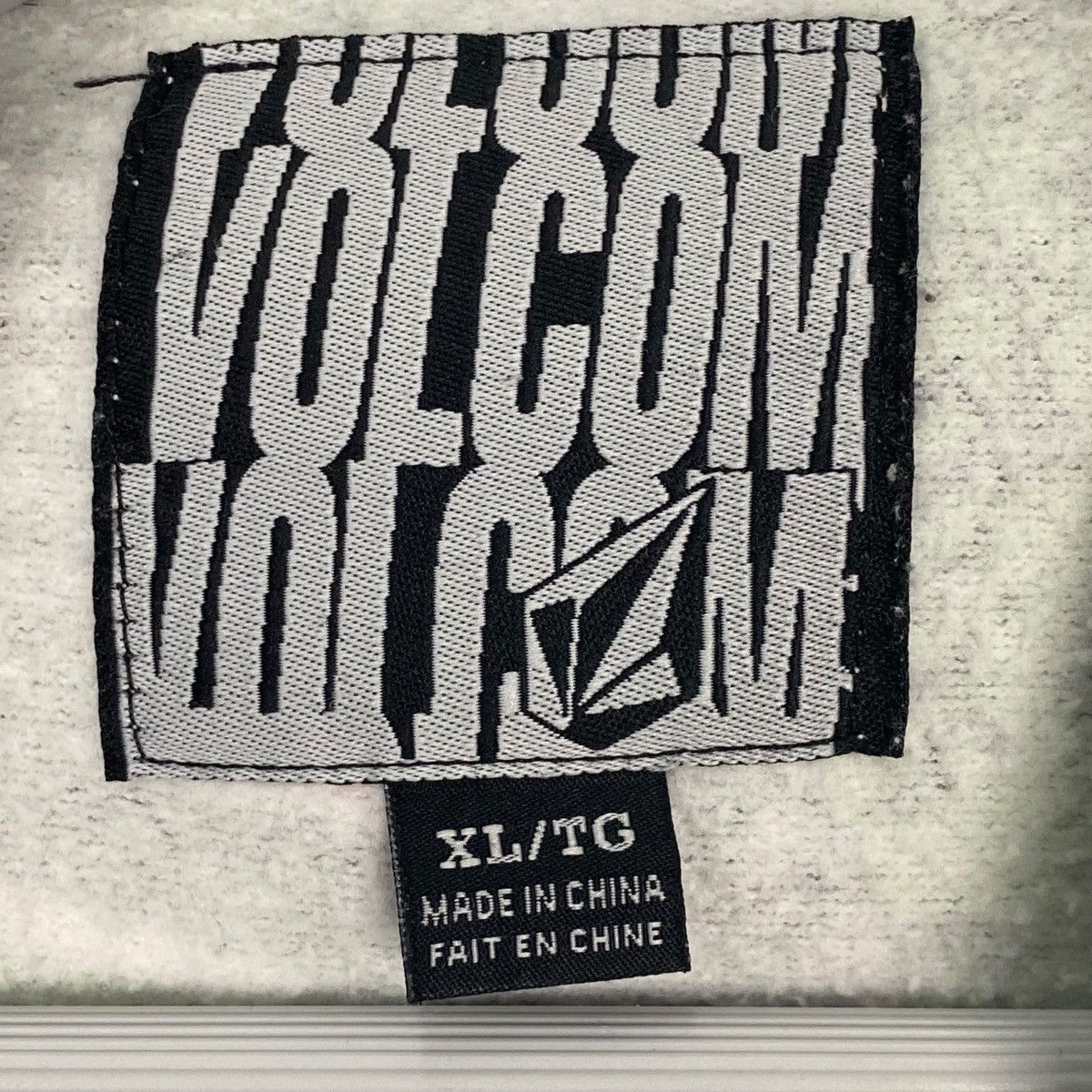 Other Vintage Volcom Skateboard Full Print Hoodie Sweater Size XL Size US XL / EU 56 / 4 - 6 Thumbnail