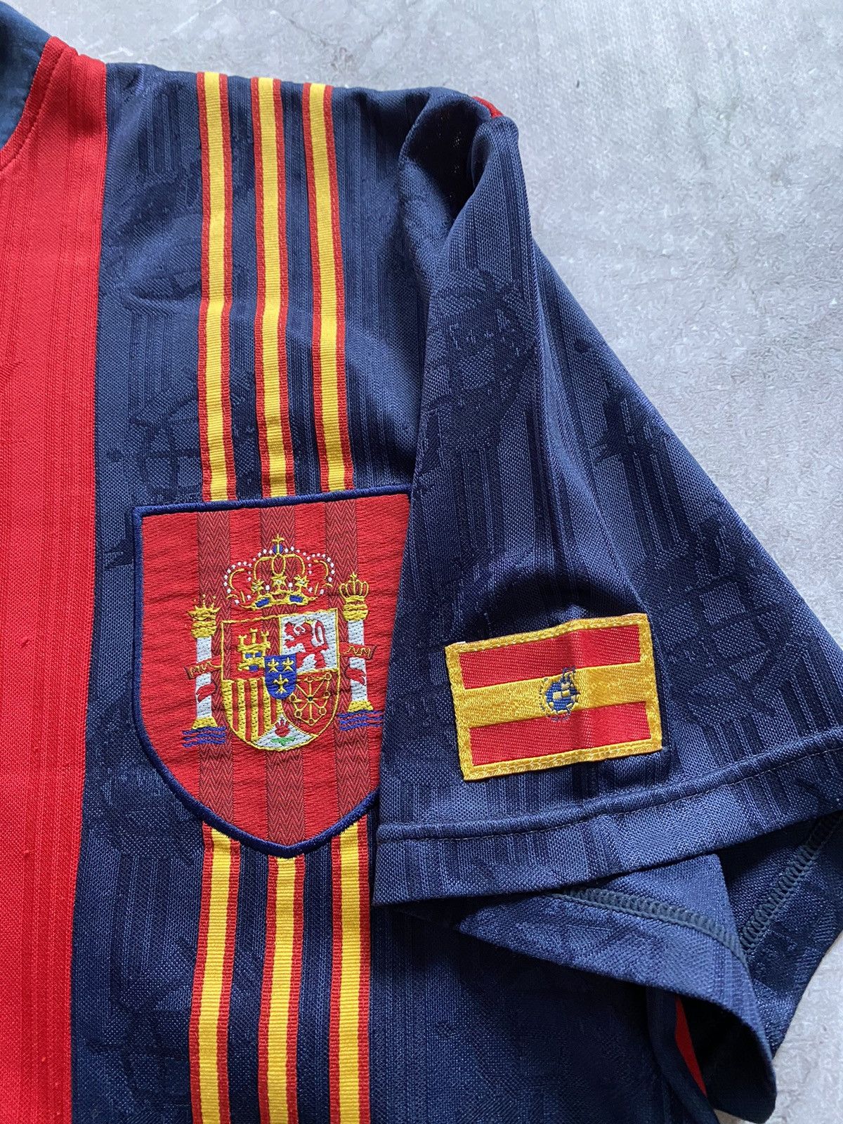 Adidas Vintage Adidas Spain 1996/98 Home Soccer Football Jersey Y2K Size US XL / EU 56 / 4 - 5 Thumbnail