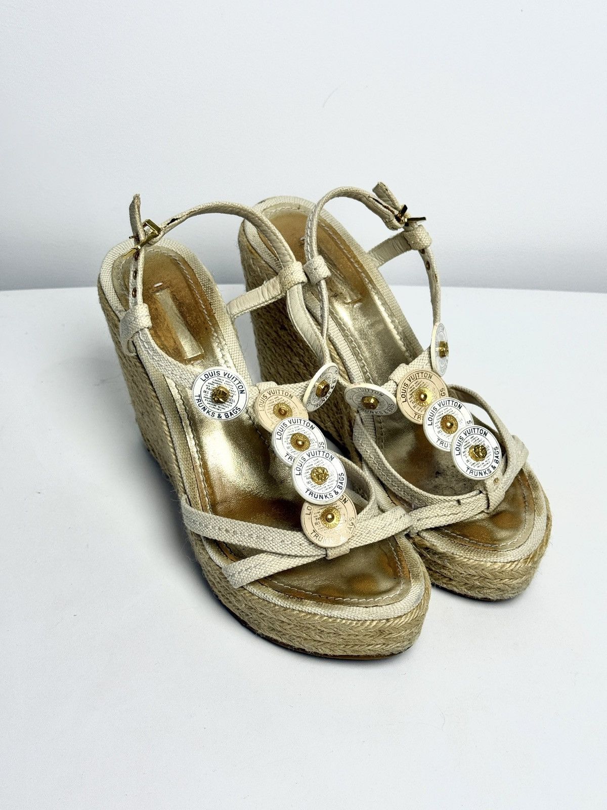 Louis Vuitton Louis Vuitton cream espadrille wedge sandals Size US 8 / IT 38 - 2 Thumbnail