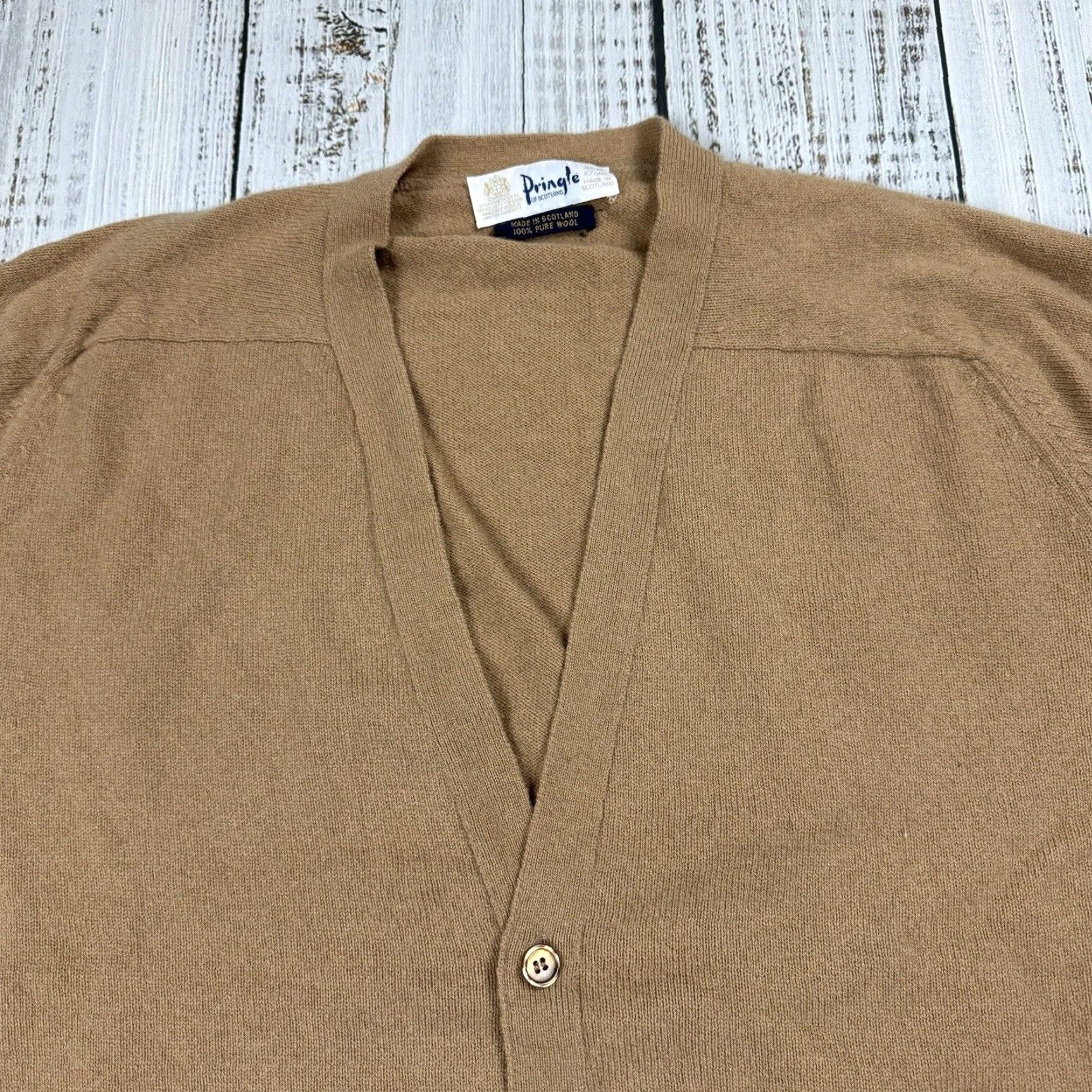 Vintage VINTAGE Pringle of Scotland Men’s Cardigan Sweater 100% Wool Brown 5-Button Classic Fitted UK Size 46 Size US XXL / EU 58 / 5 - 2 Thumbnail