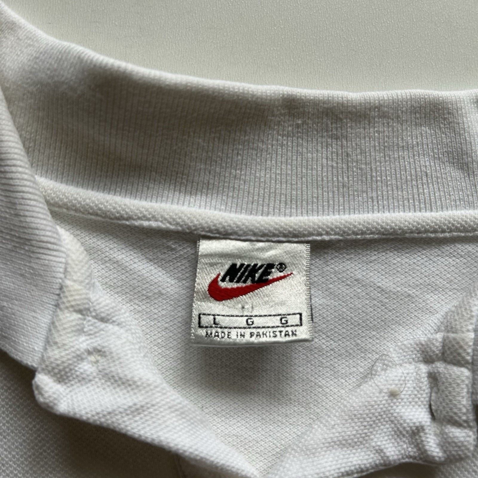 Nike Vintage Nike Polo Shirt Large White 90s Embroidered Swoosh Size US L / EU 52-54 / 3 - 3 Thumbnail