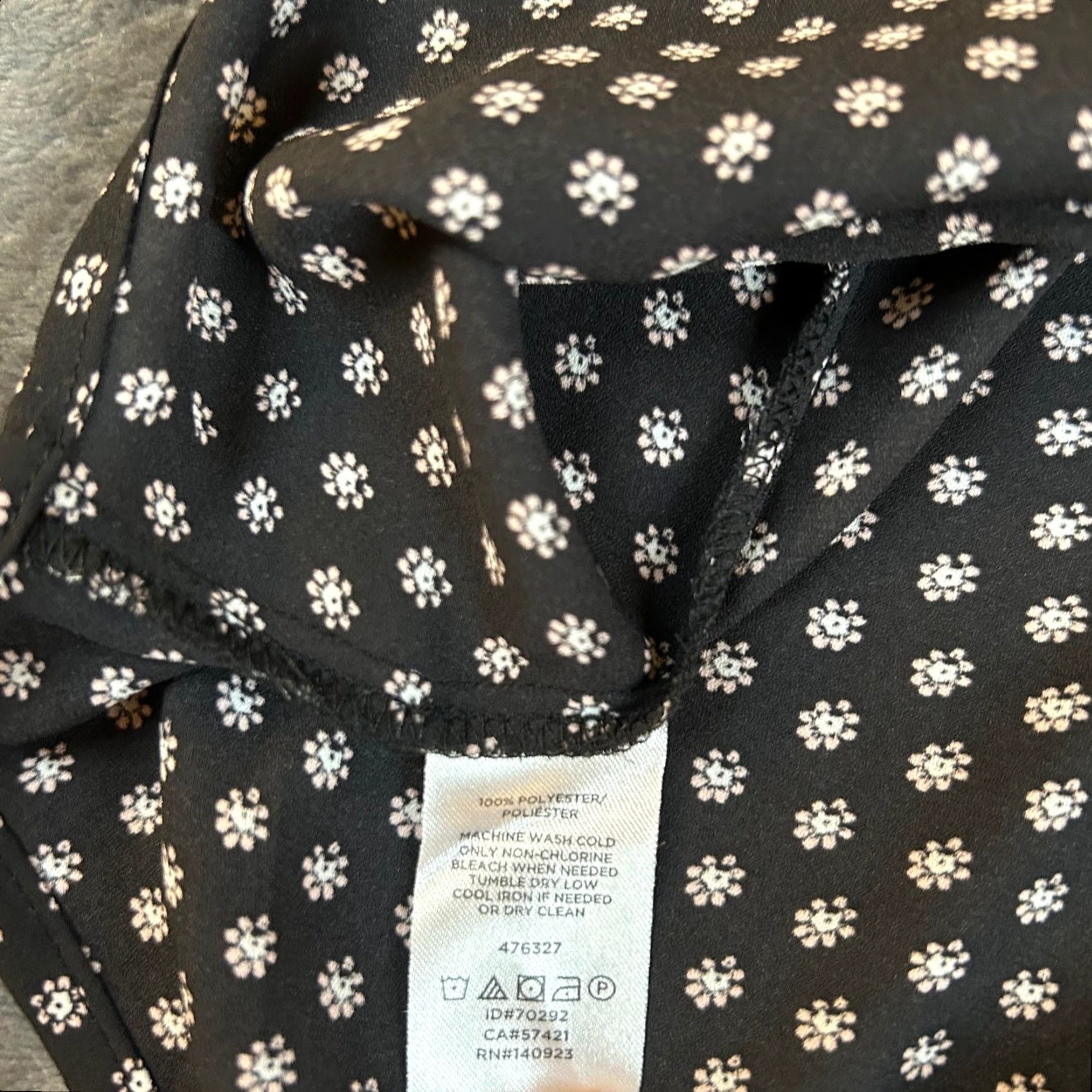 Loft LOFT Blouse Floral Button Up Short Sleeve Black White Womens XXS 2XS Tunic Rounded Hem Lightweight Easy Care Relaxed Fit Woman Shirt Size XXS / US 00 / IT 34 - 6 Thumbnail
