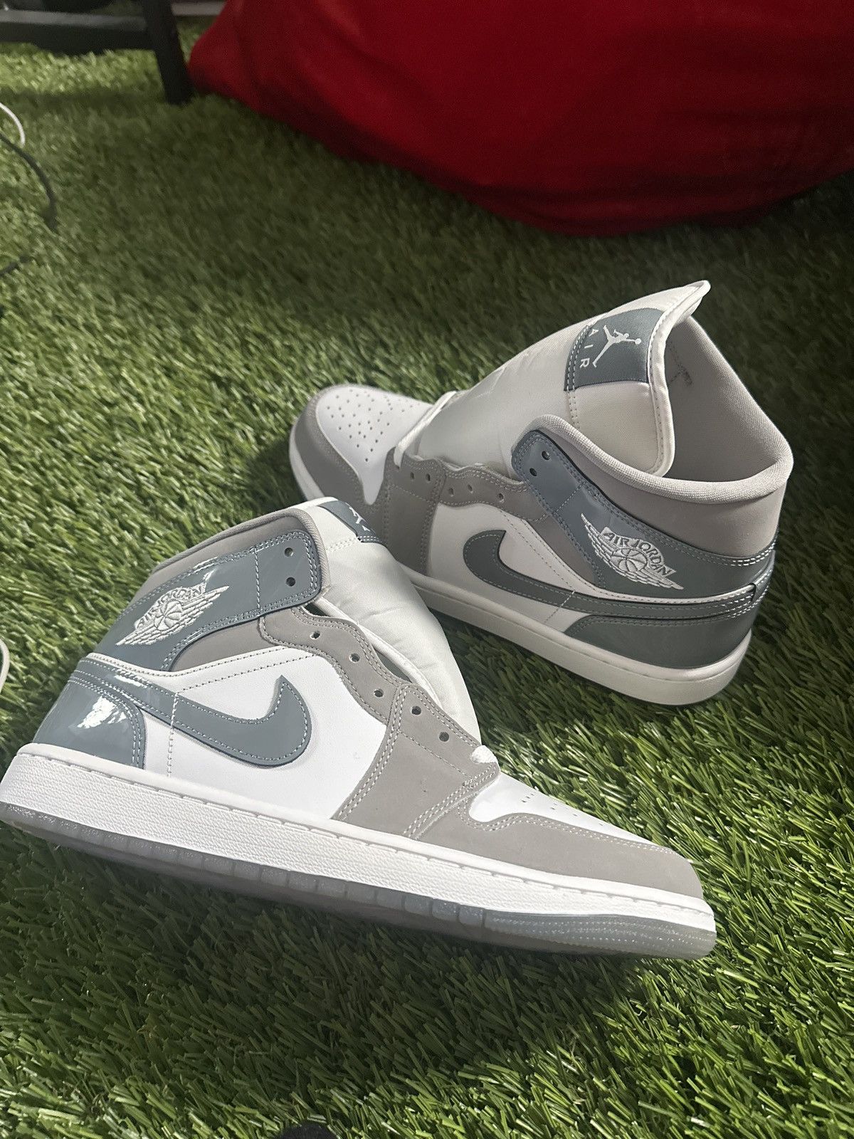 Jordan Brand Jordan 1 Mid SE GREY Size US 9 / EU 42 - 2 Thumbnail