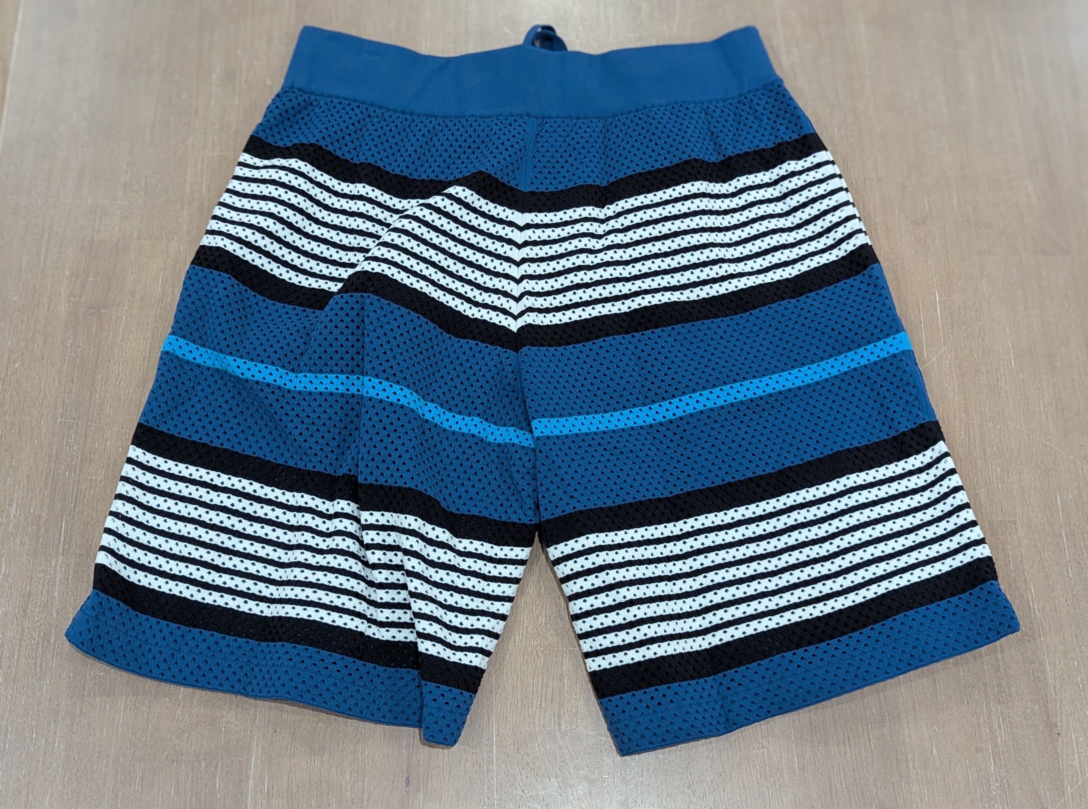 Burberry Burberry "Moriss" Icon Stripe Shorts Rich Dark Blue Medium Size US 32 / EU 48 - 3 Thumbnail