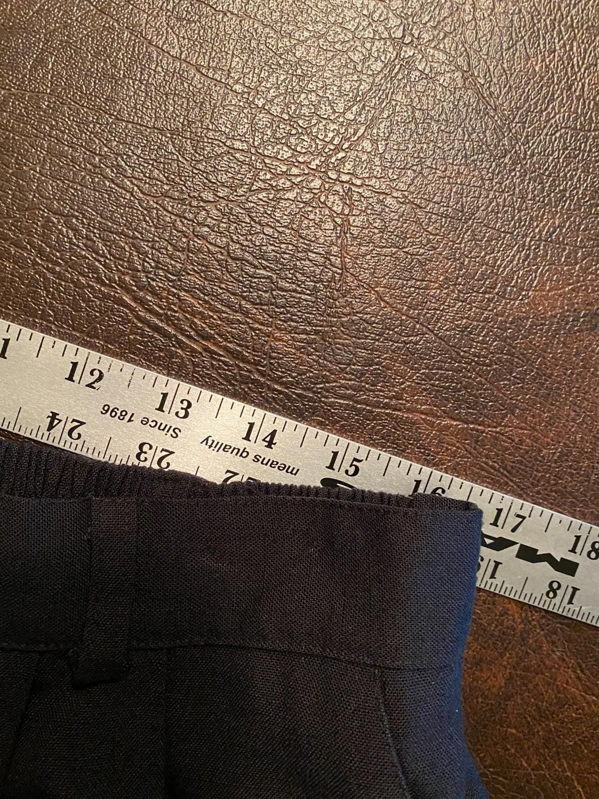 Designer Womens Lindsay Gee Elastic Waist Shorts Black Size 20W (B16) Size 42" / US 20 - 9 Thumbnail