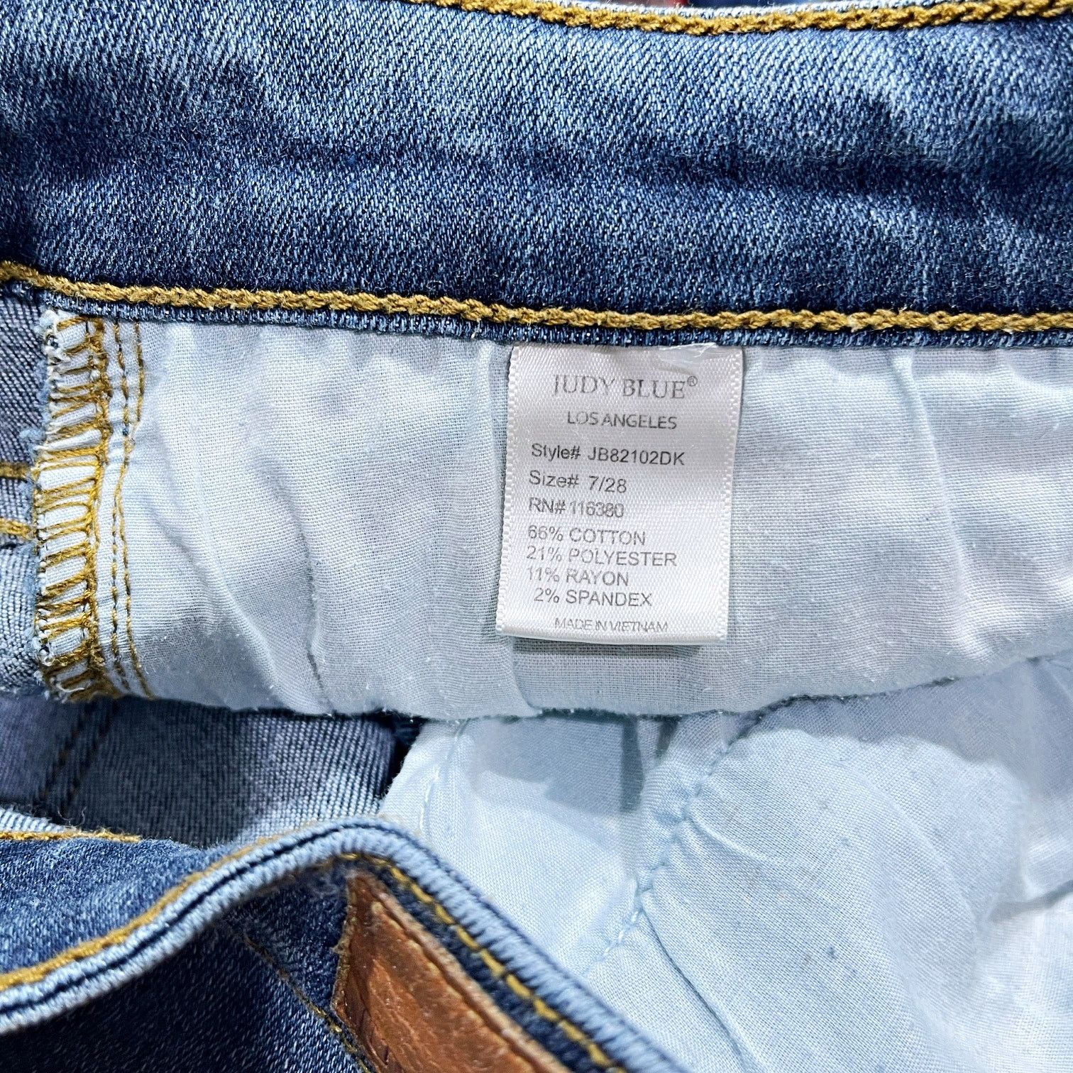 Other Judy Blue Mid Rise Distressed Crop Skinny Jeans Dark 28 Size 28" / US 6 / IT 42 - 8 Thumbnail
