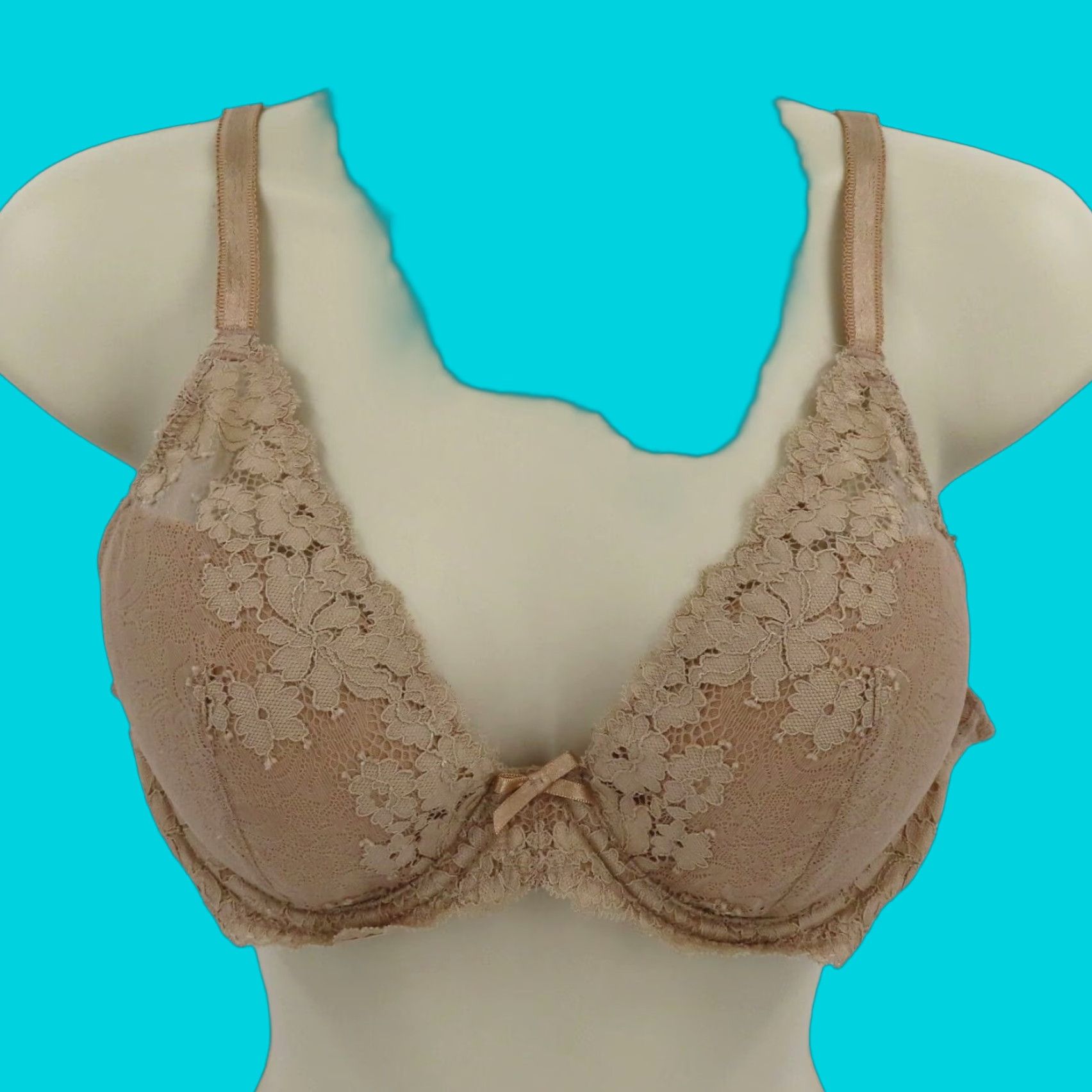 Vintage B Temptd Wacoal 36B Insta Ready Plunge Bra 953229 Beige Lace Underwire Solid Beige Opaque T-Shirt Bra Womens Size ONE SIZE - 1 Thumbnail