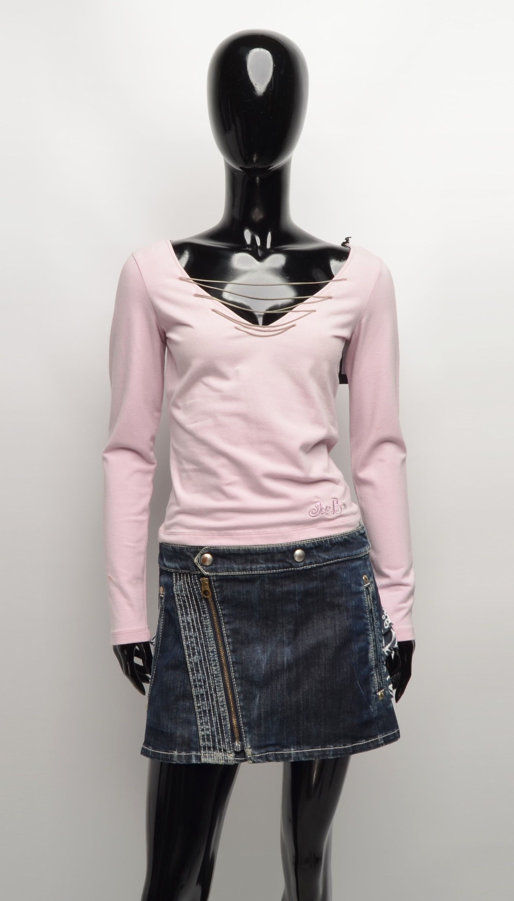 Iceberg × Vintage Vintage Iceberg Y2K Chains Decorated Neck Long Sleeve Top Size S / US 4 / IT 40 - 1 Thumbnail