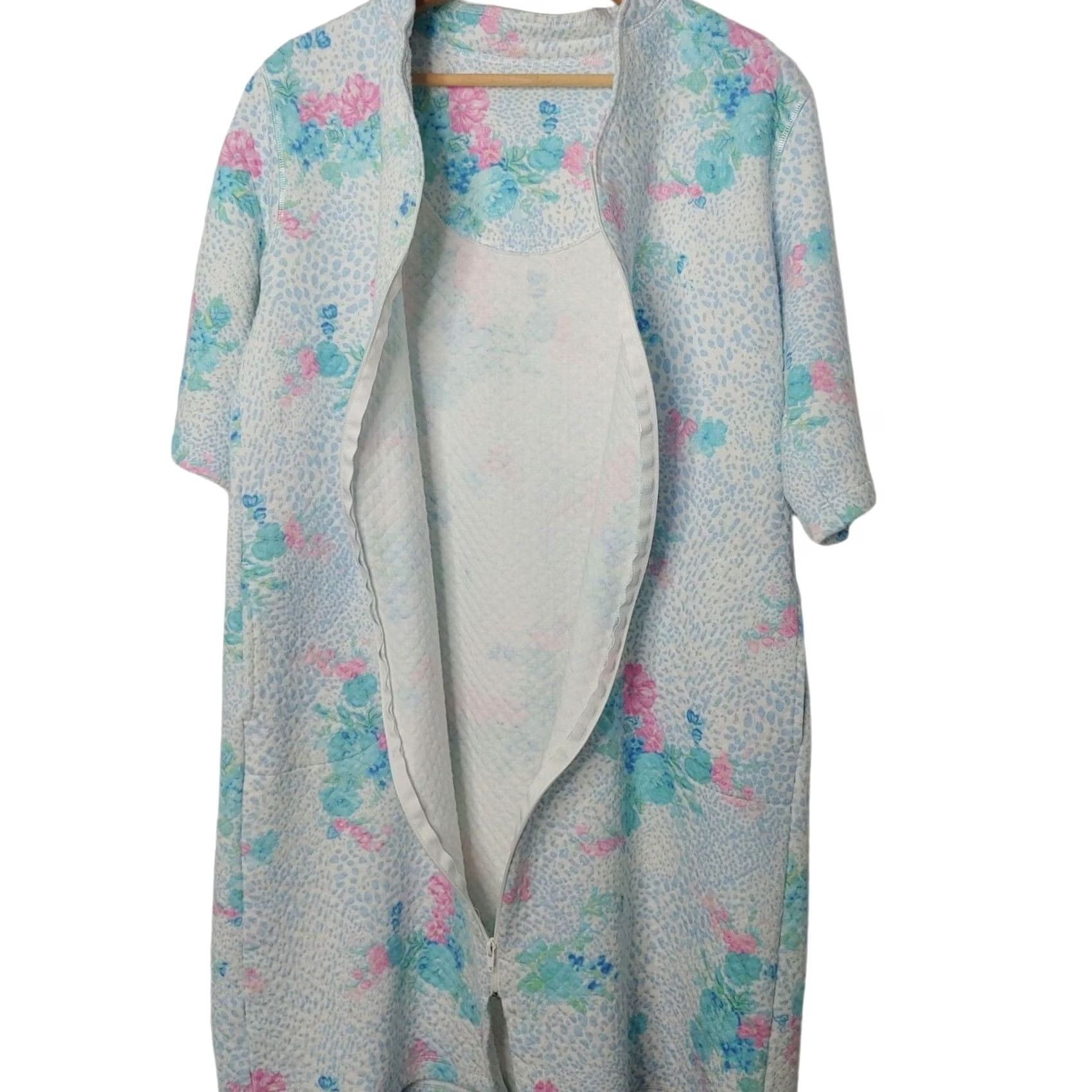 Vintage VINTAGE House Coat L/XL Full Zip Knit Quilted Floral White Blue Grannycore Womens Shirt Size L / US 10 / IT 46 - 4 Thumbnail
