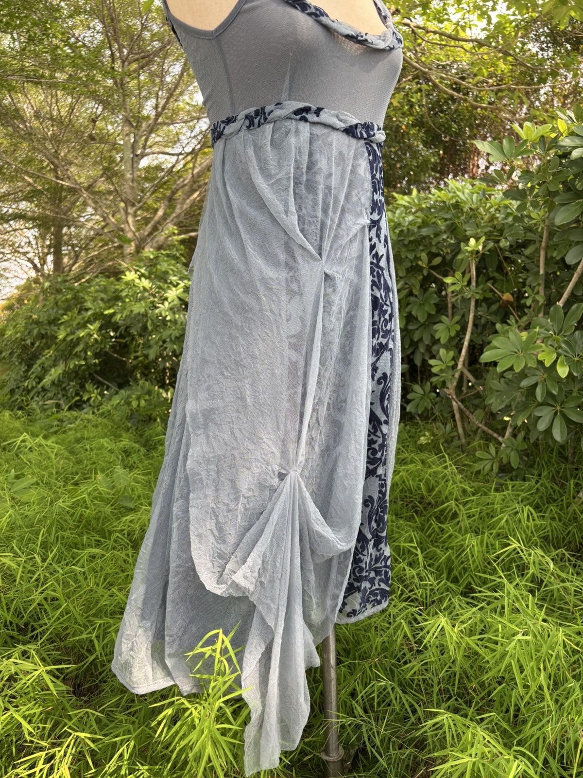 save the queen blue dress Dancing 5051 Navy / M this gown is sure to turn heads and leave a lasting impression Save The Queen | Dresses