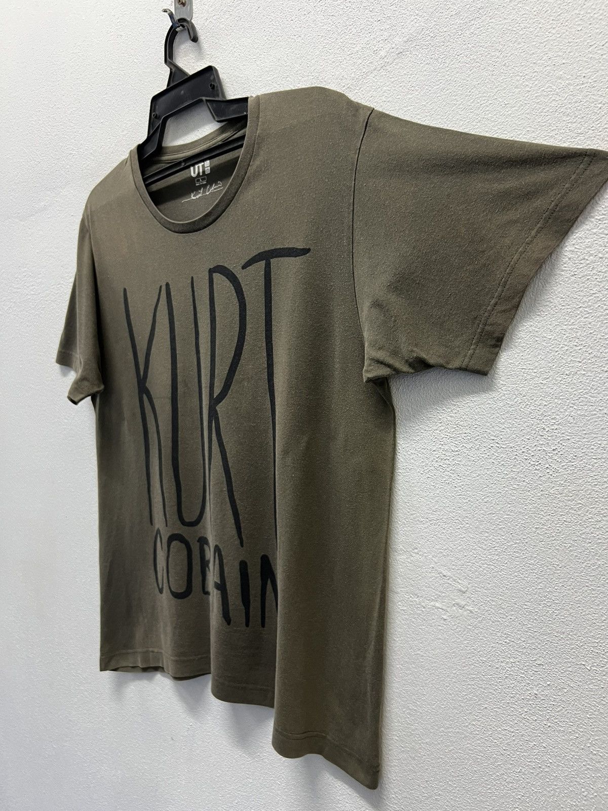 Nirvana × Uniqlo VINTAGE UNIQLO KURT COBAIN 2013 THE END OF MUSIC SHIRT Size US L / EU 52-54 / 3 - 4 Thumbnail
