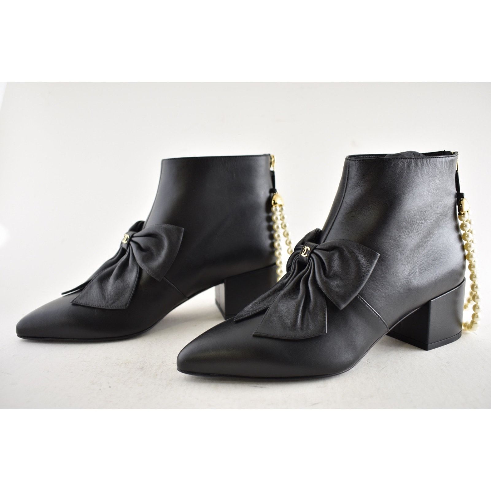 Chanel Chanel Black Lambskin Pearl CC Bow Ankle Boots 38 Size US 7 / IT 37 - 18 Thumbnail