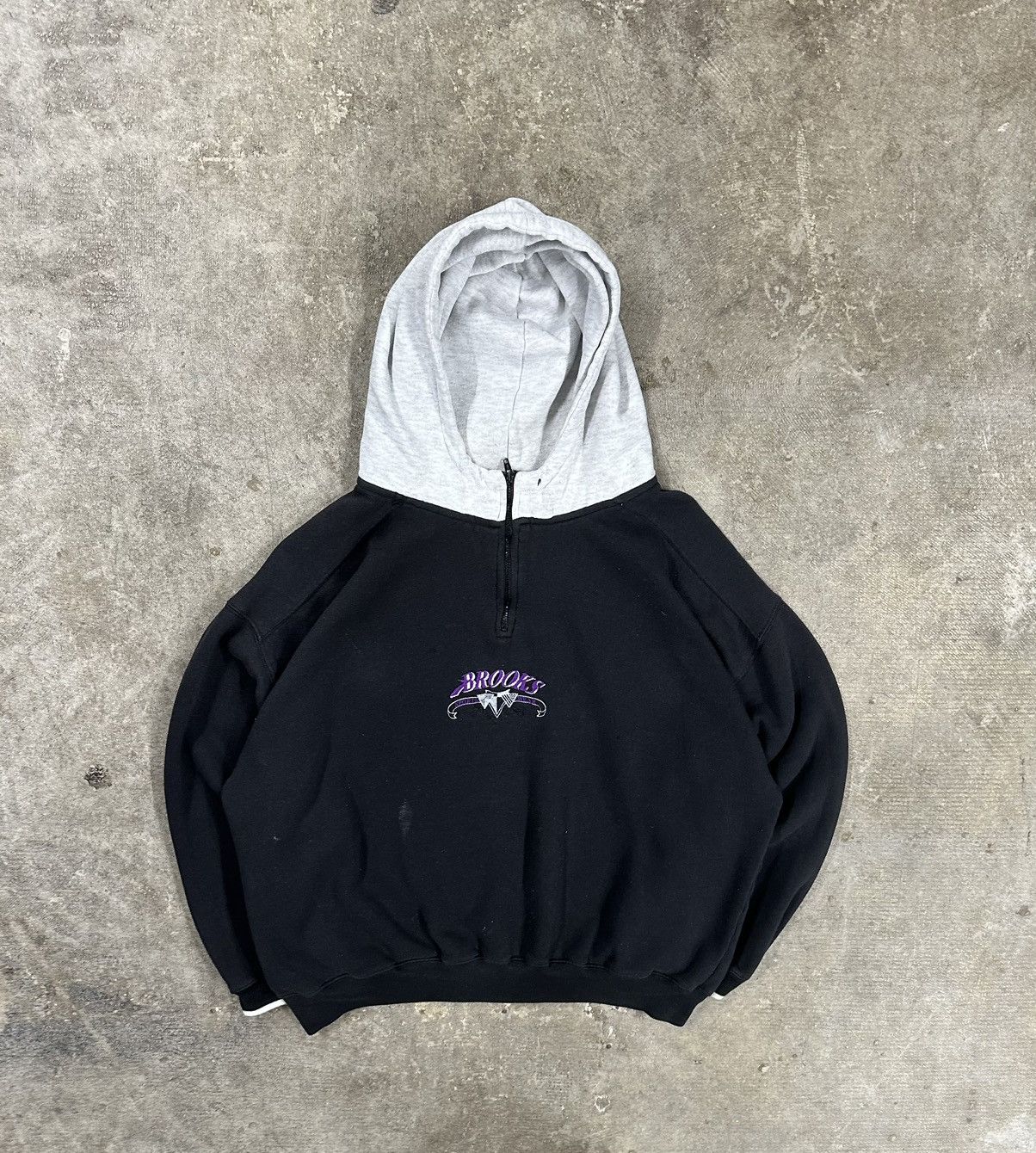Brooks Vintage 90s Brooks Sports Embroidered Hoodie Size US S / EU 44-46 / 1 - 1 Thumbnail