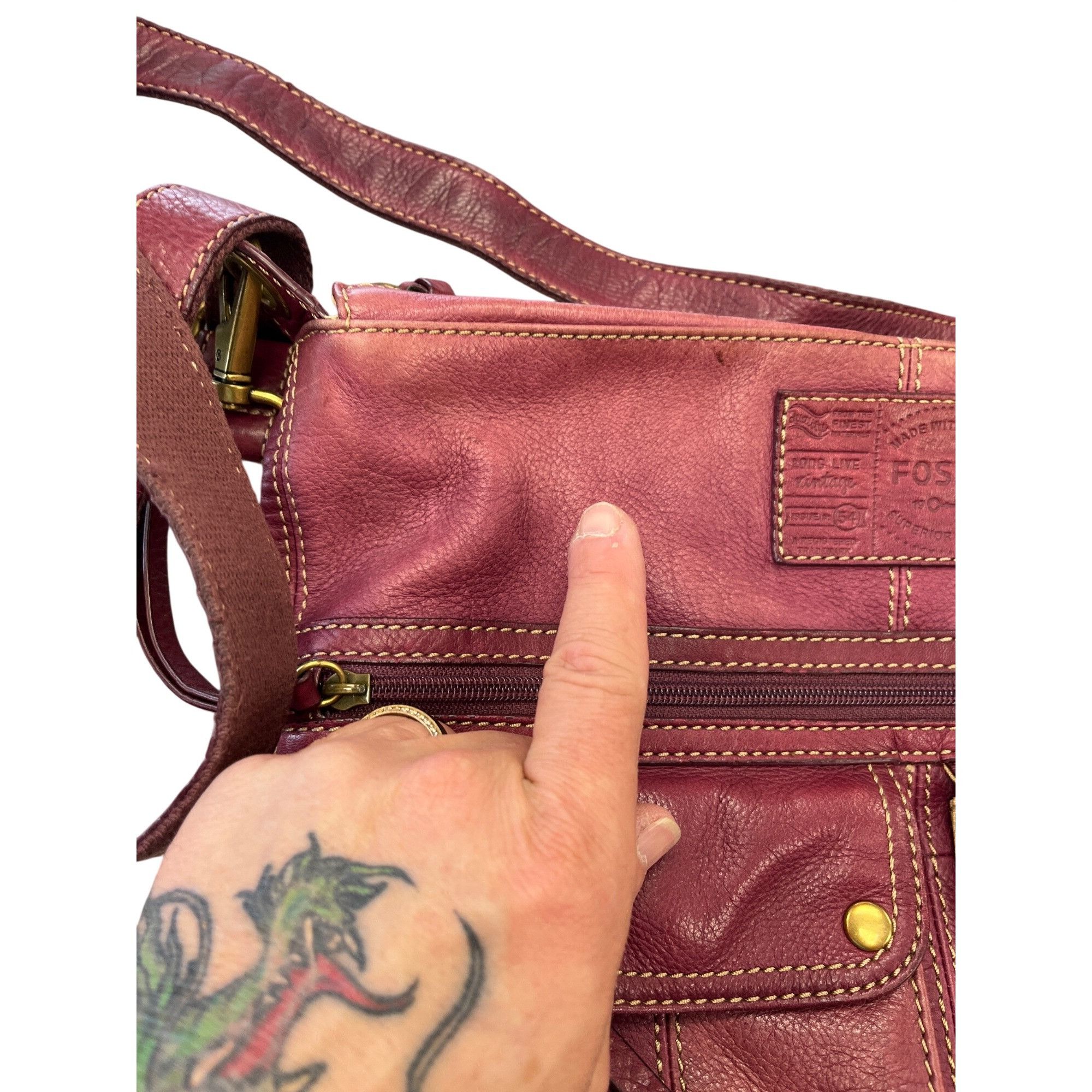 Fossil Fossil VTG wms red gold ware leather crossbody shoulder hand Size ONE SIZE - 20 Thumbnail