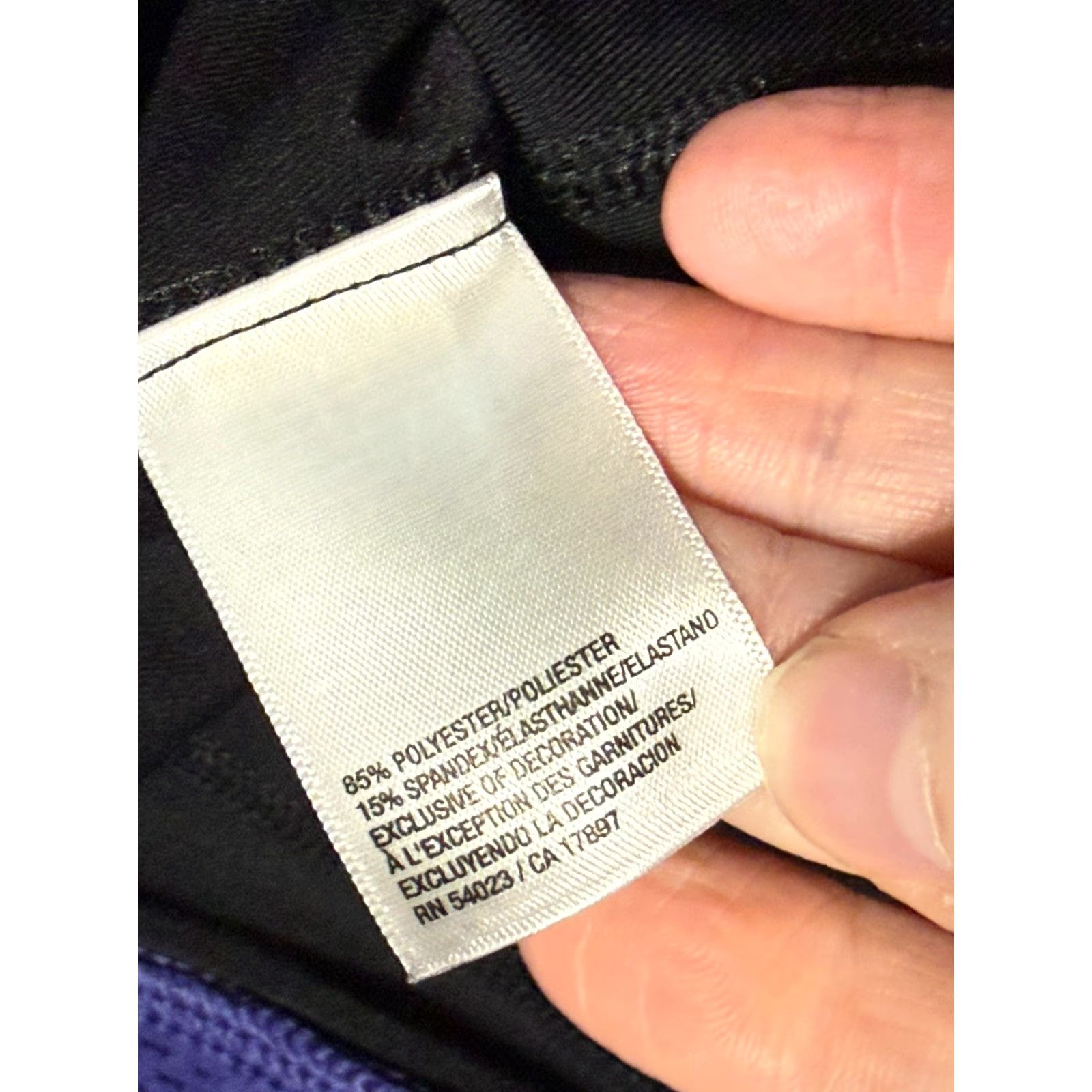 Old Navy Old Navy Capris Women's Activewear Leggings Pull On Capri Black M Modern, Athleisure, Casual Womens Size 32" / US 10 / IT 46 - 5 Thumbnail