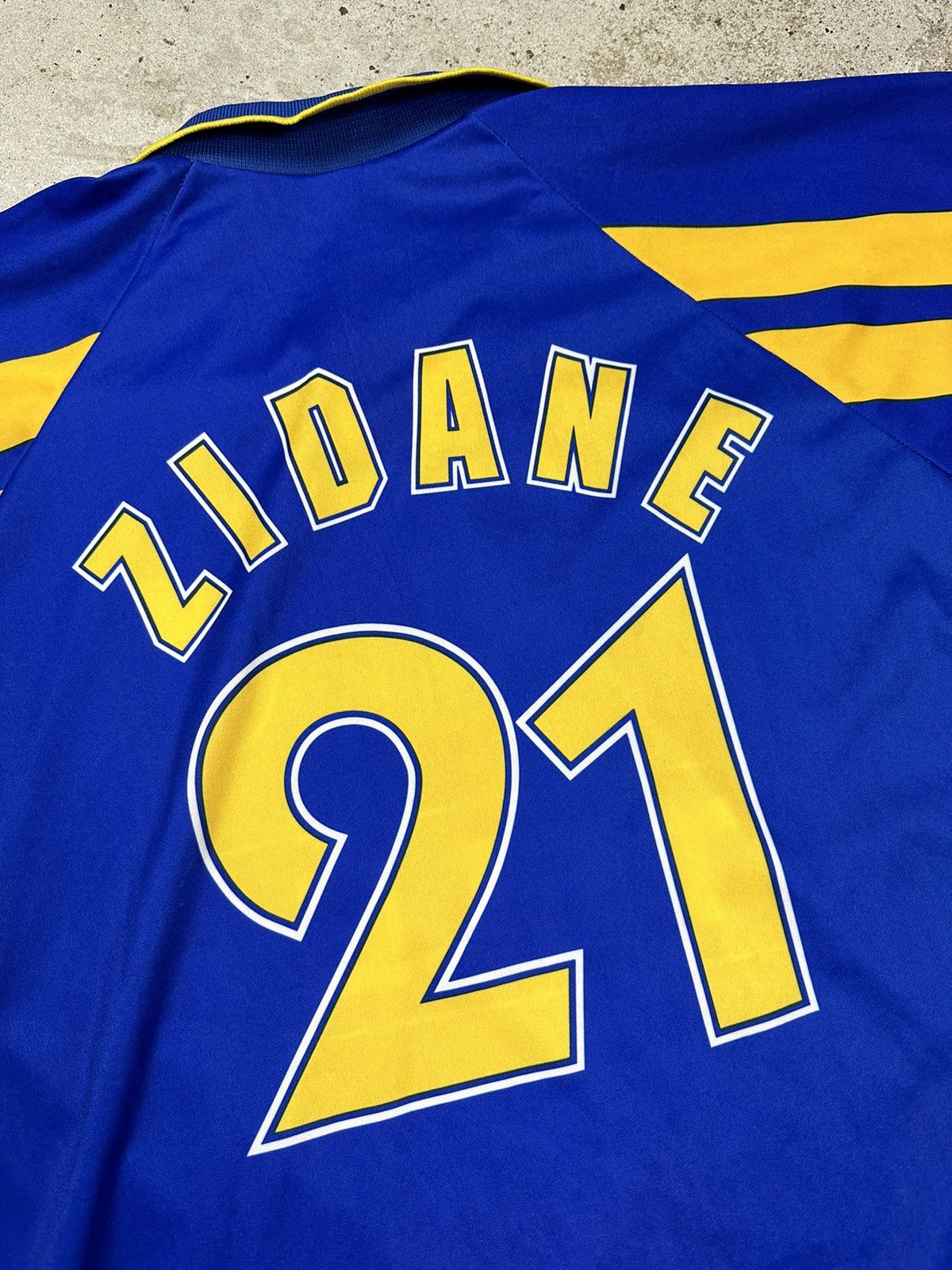 Vintage Vintage 90s Juventus Zidane #23 Third Jersey blokecore Size US XL / EU 56 / 4 - 8 Thumbnail
