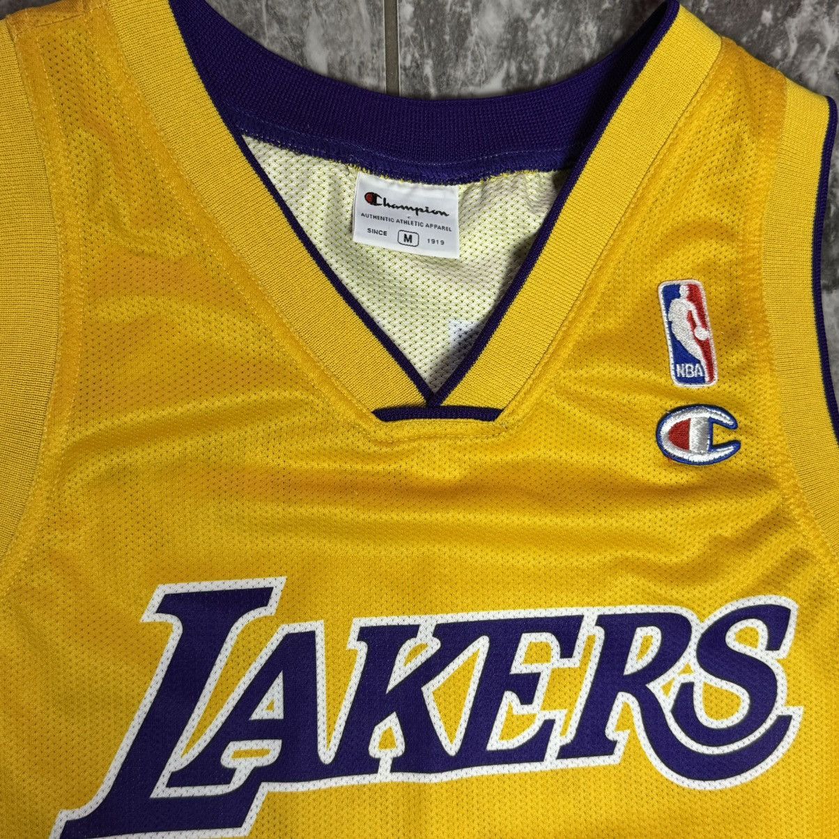 Champion × NBA × Vintage Kobe Bryant #24 Los Angeles Lakers Champion Jersey Size M Size US M / EU 48-50 / 2 - 5 Thumbnail
