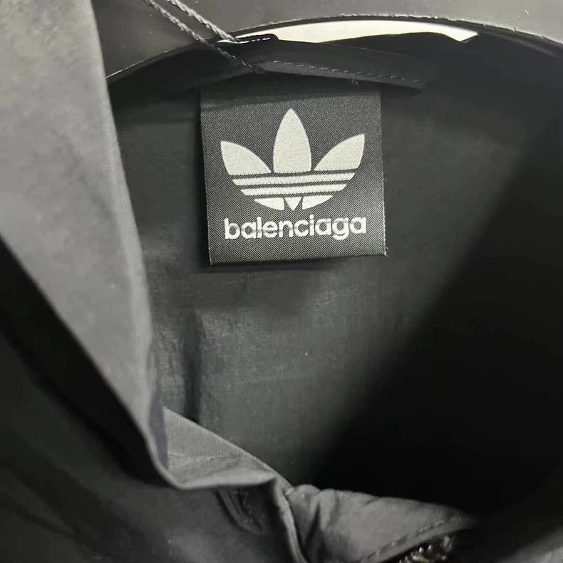 Balenciaga Balenciaga Adidas latest black embroidered logo hooded jack Size US XXS / EU 40 - 1 Thumbnail
