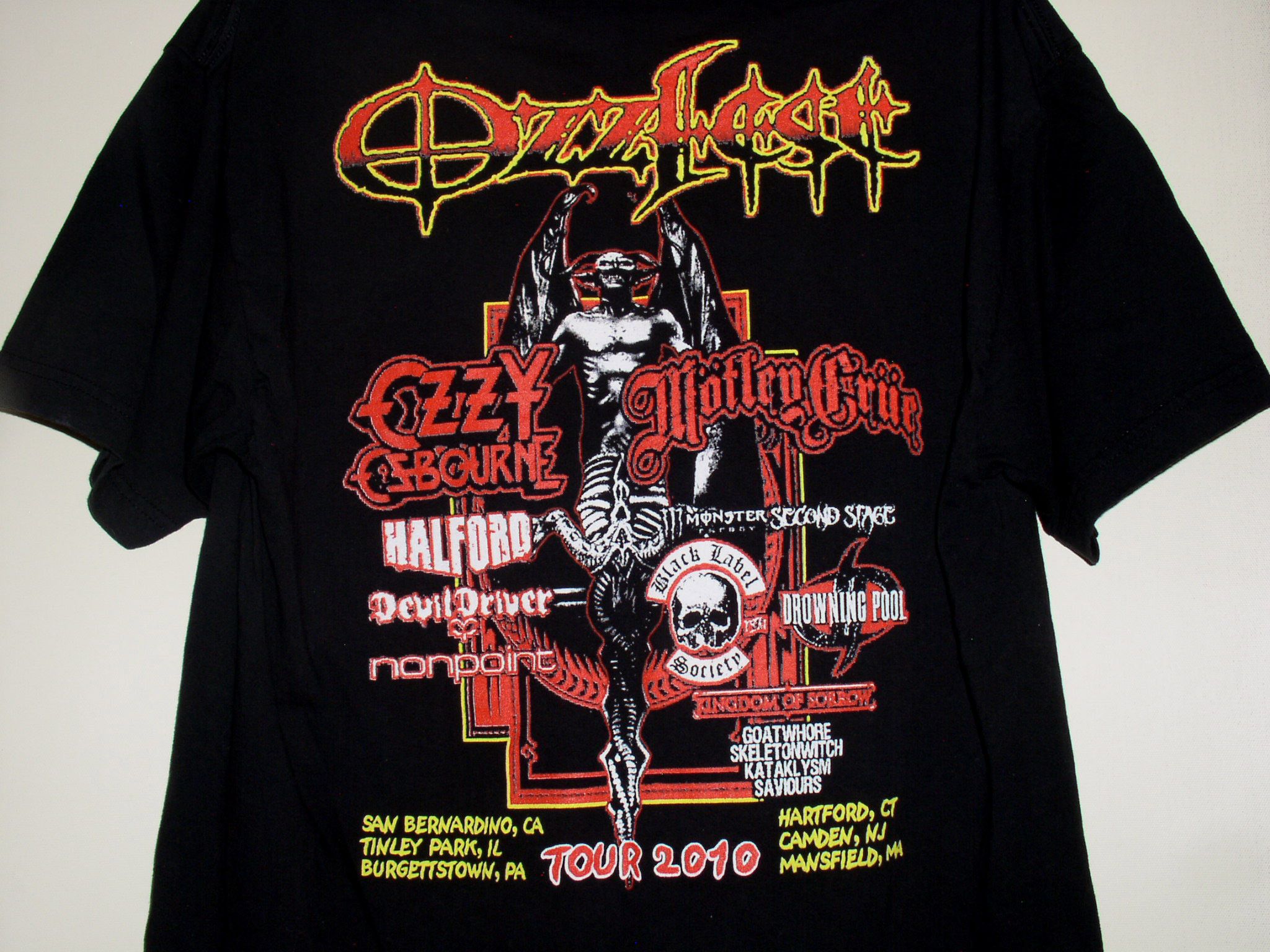 Ozzy Osbourne Ozzfest Ozzy Osbourne Motley Crue Concert Shirt Vintage 2010 Size US L / EU 52-54 / 3 - 4 Thumbnail